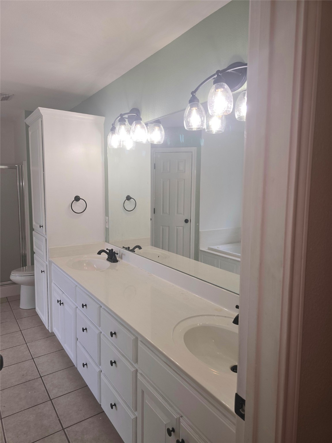 1811 W Spanish Oak Drive