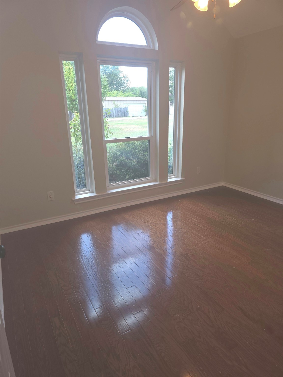 1811 W Spanish Oak Drive