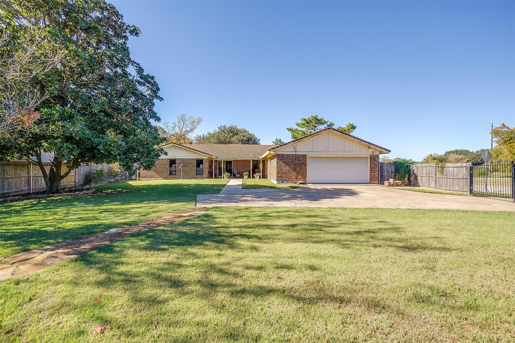 7001 Welch Court