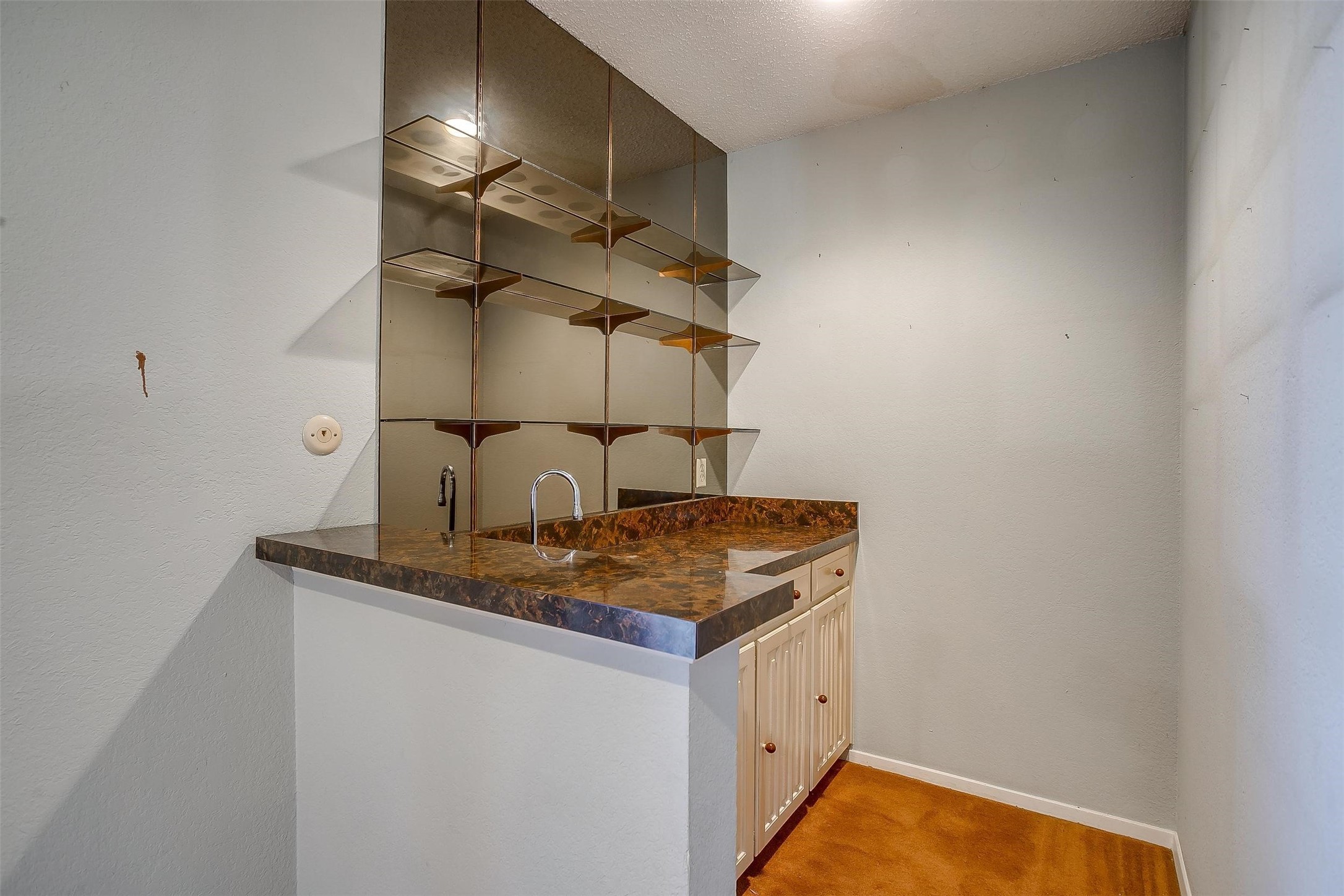 7001 Welch Court