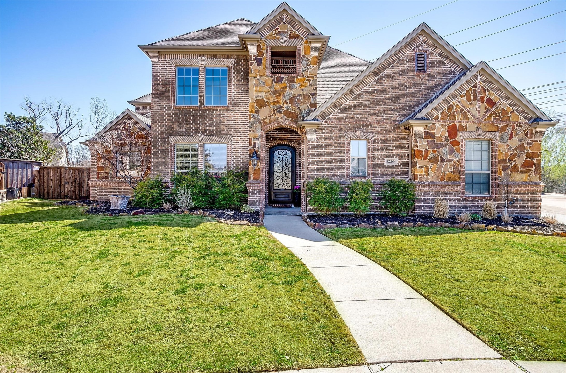 8200 Rio Vista Court