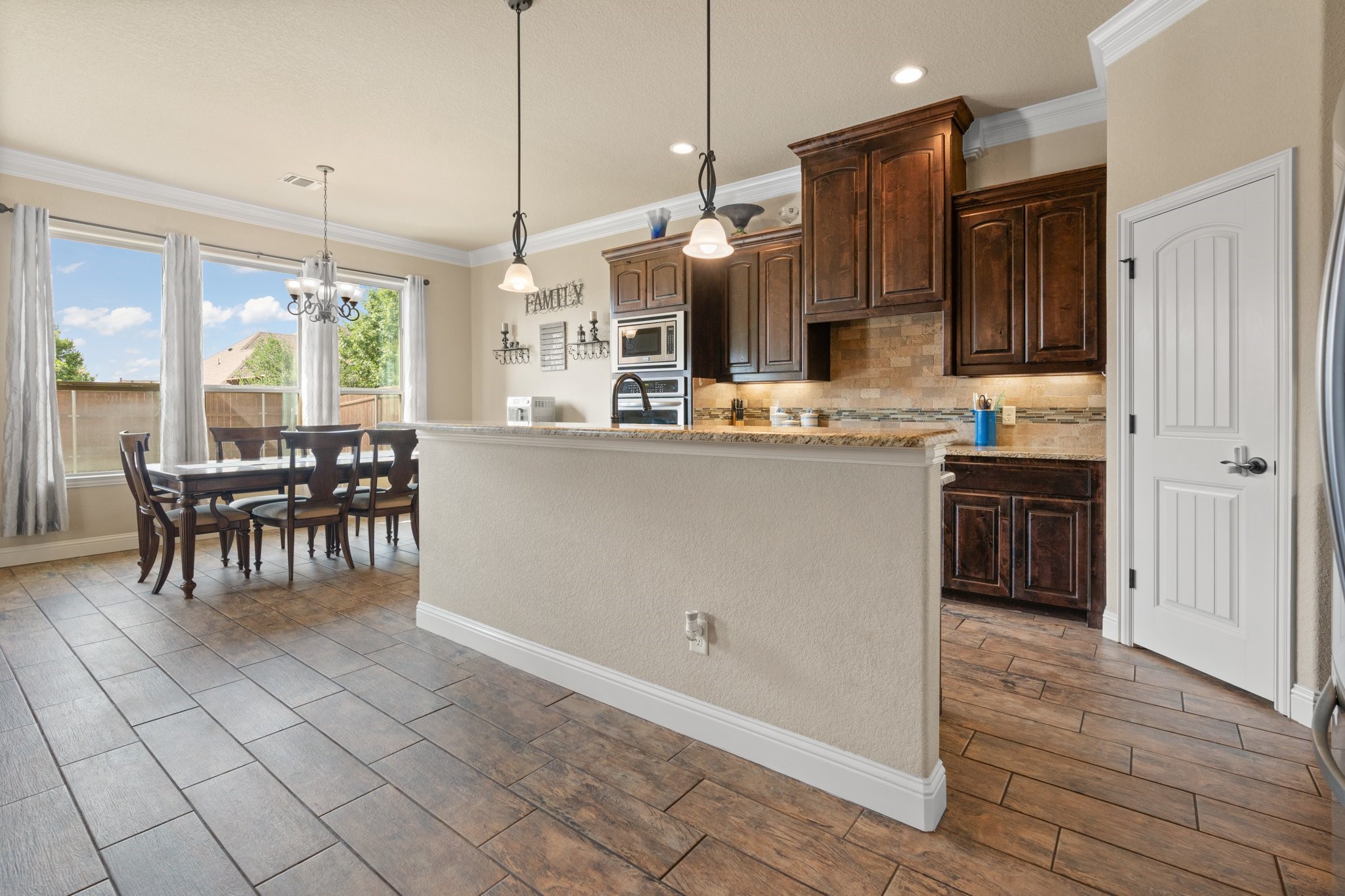 906 Joshua Court