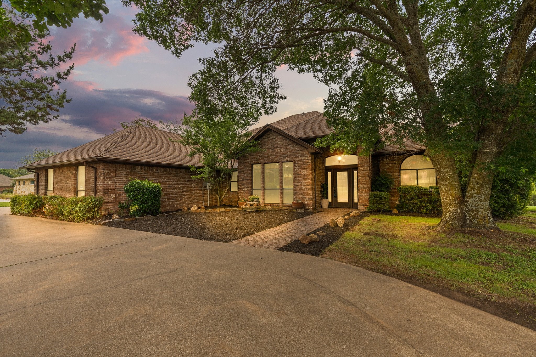 9118 Ravenswood Road