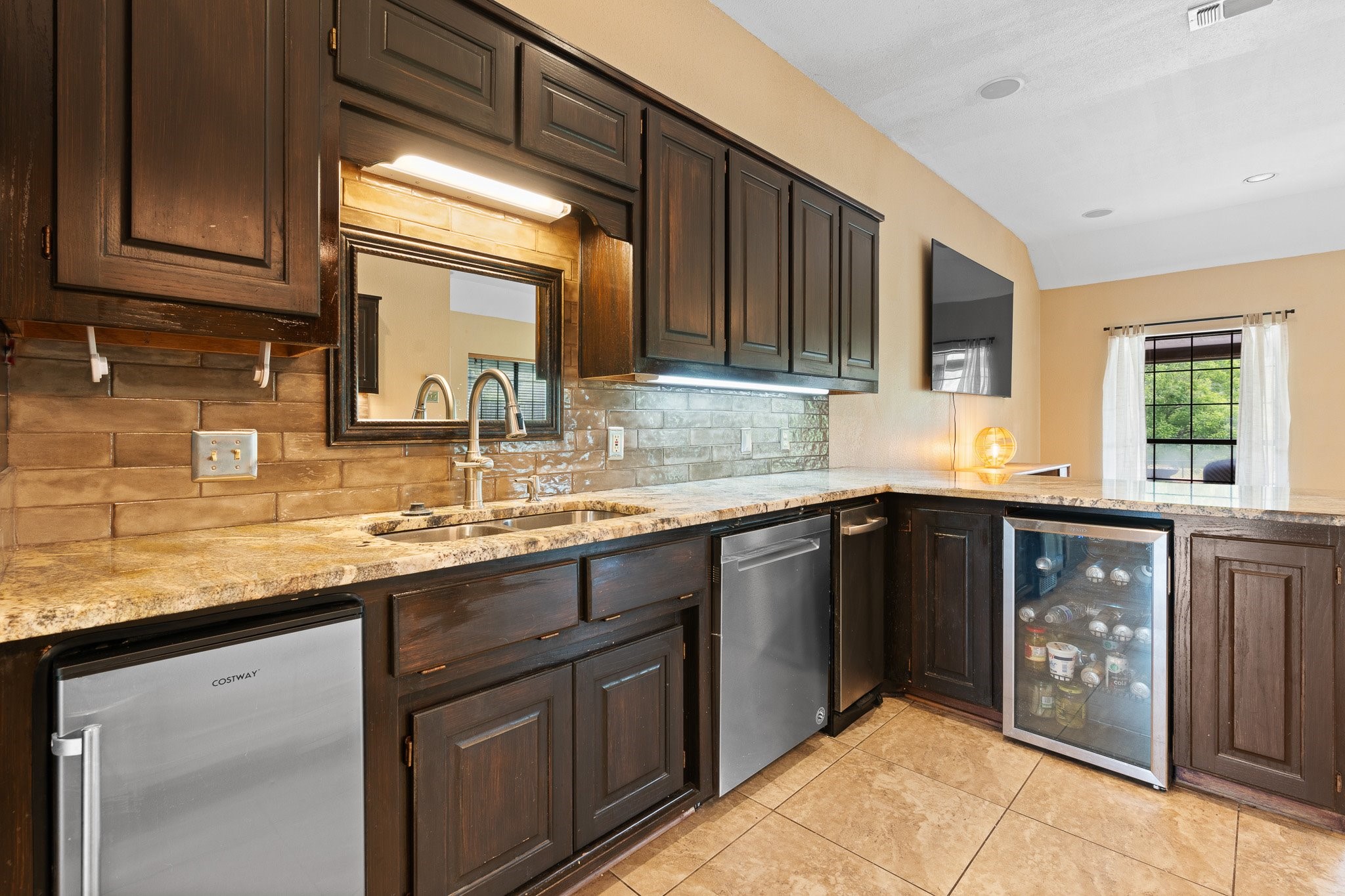 9118 Ravenswood Road