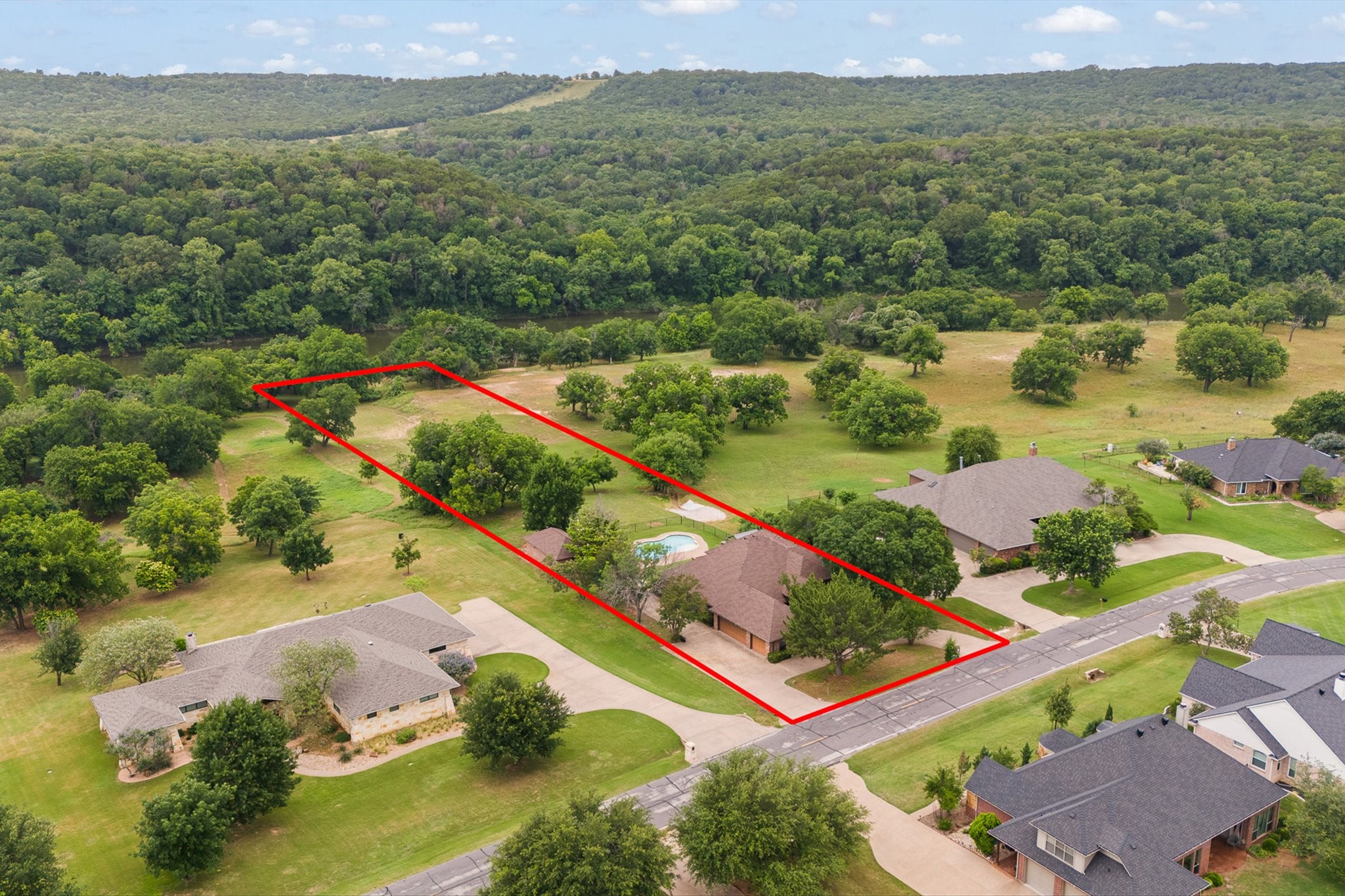 9118 Ravenswood Road