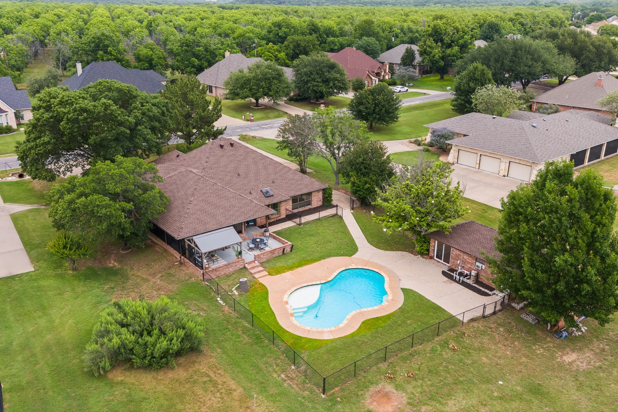 9118 Ravenswood Road