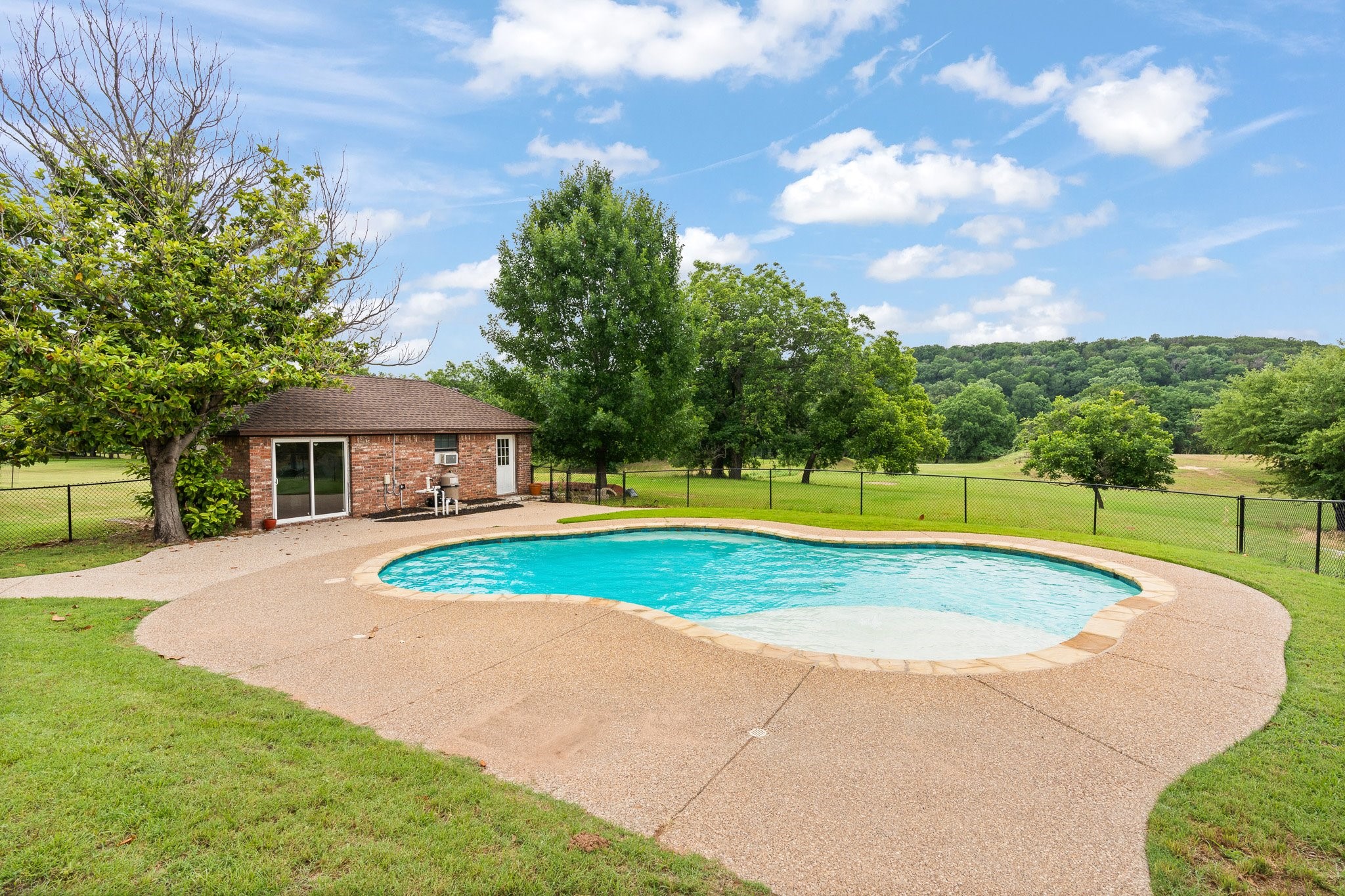 9118 Ravenswood Road