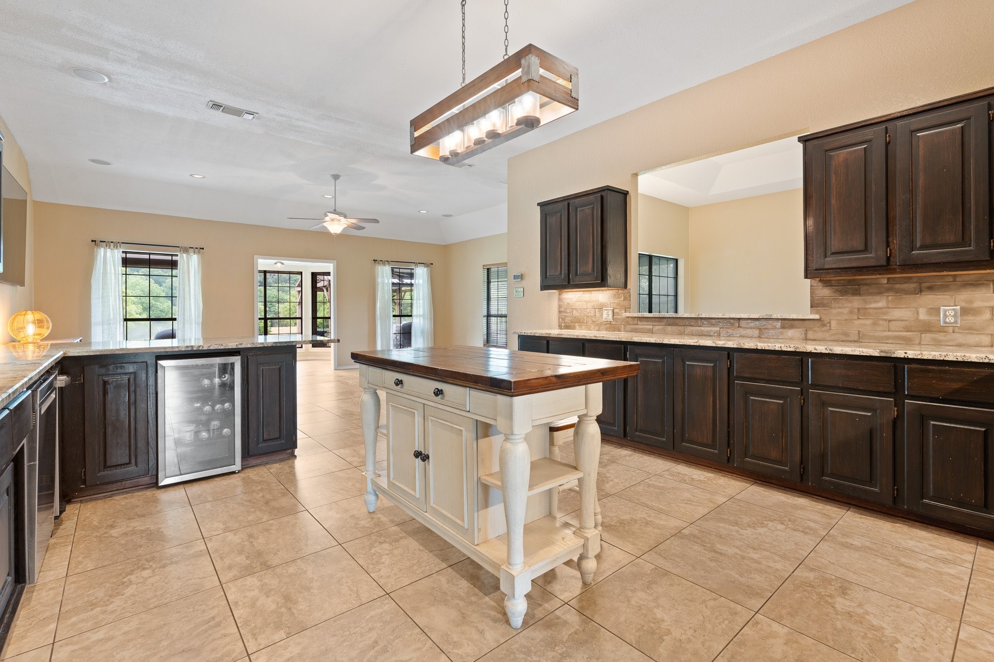 9118 Ravenswood Road