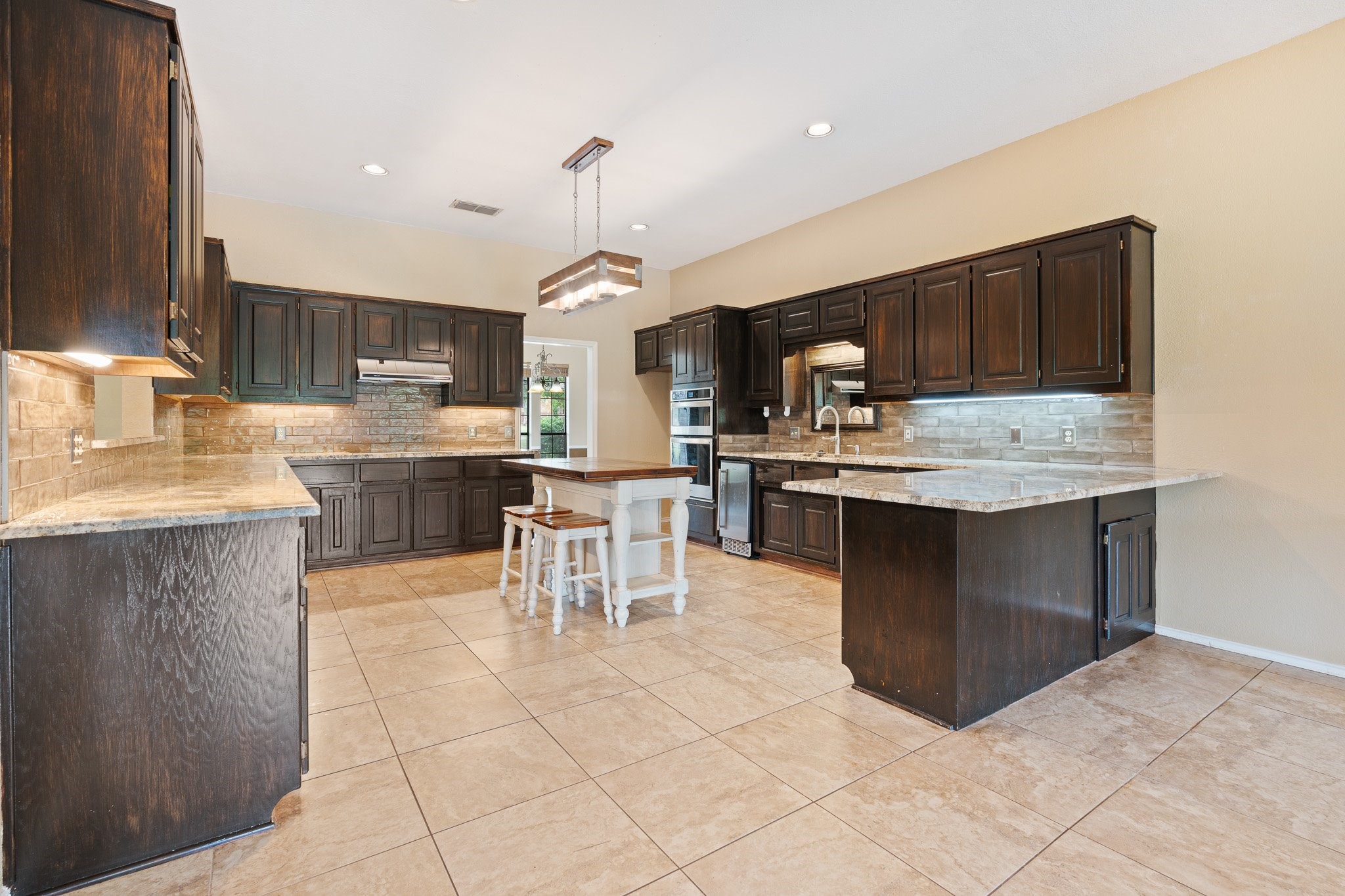 9118 Ravenswood Road