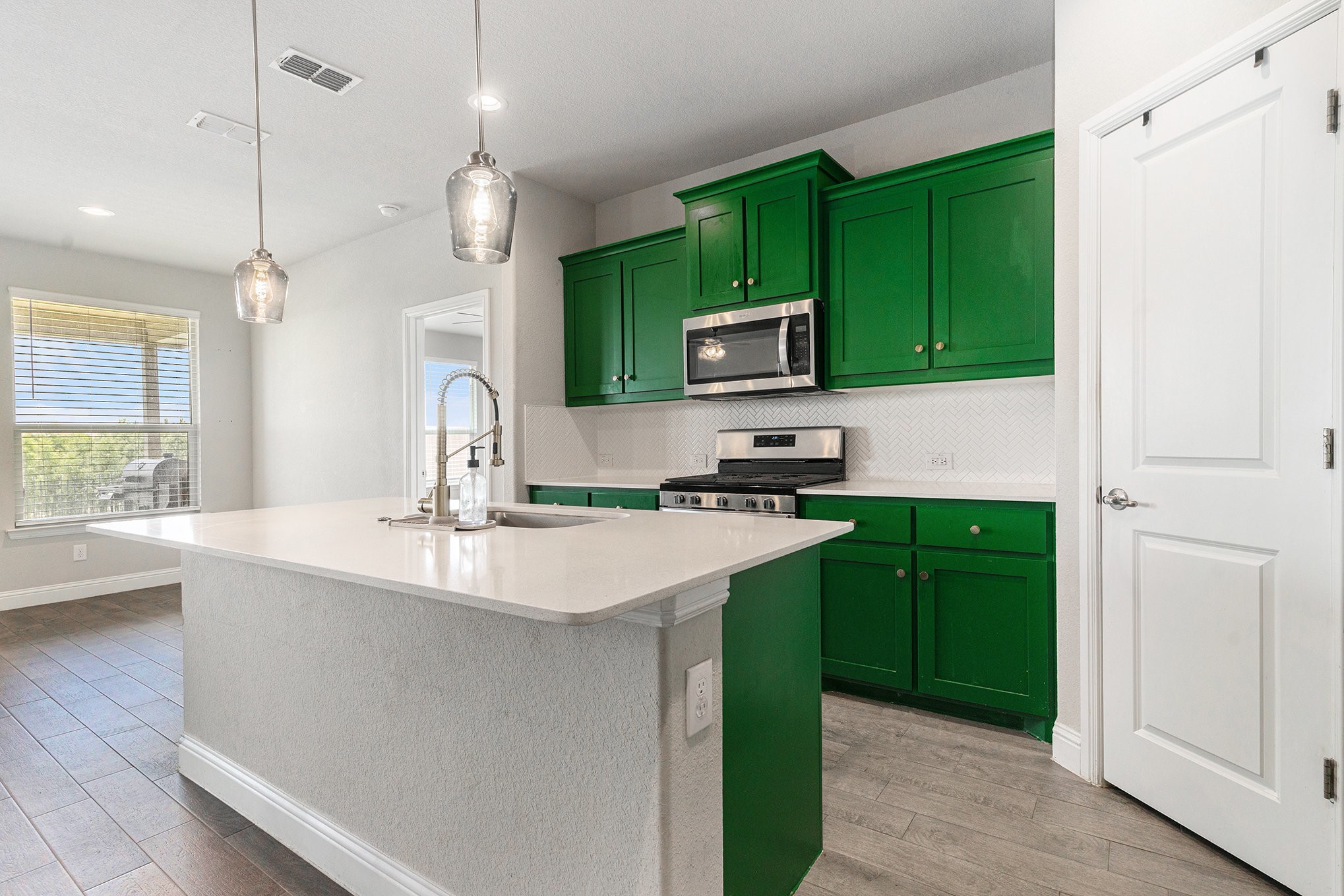 1214 Burlingame Drive