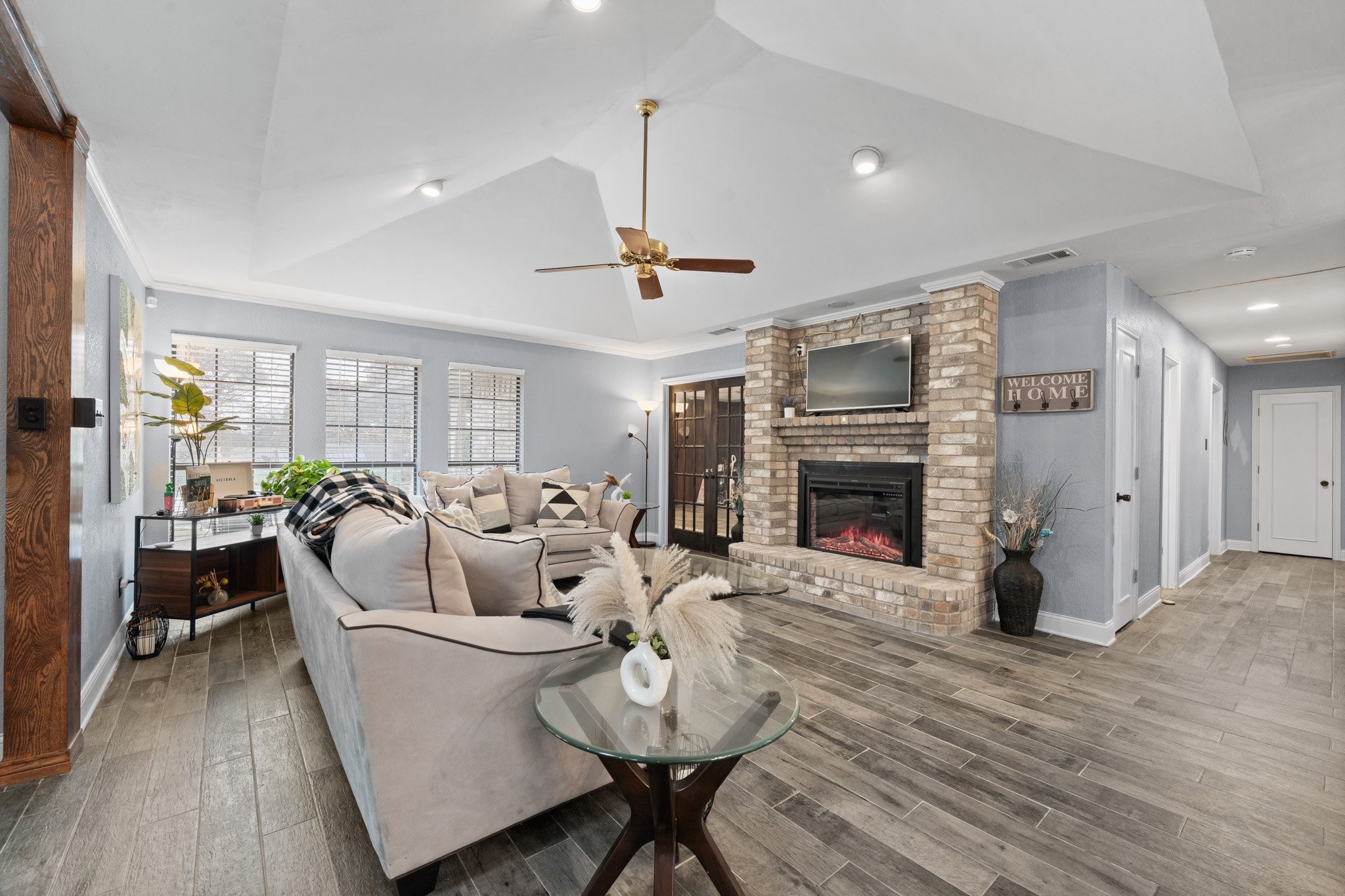 225 SW Alsbury Boulevard