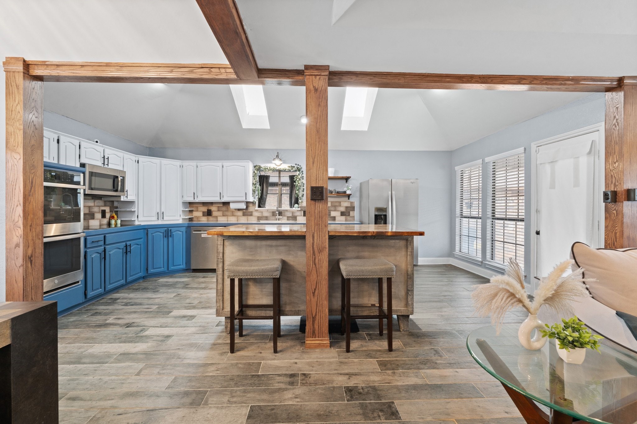 225 SW Alsbury Boulevard