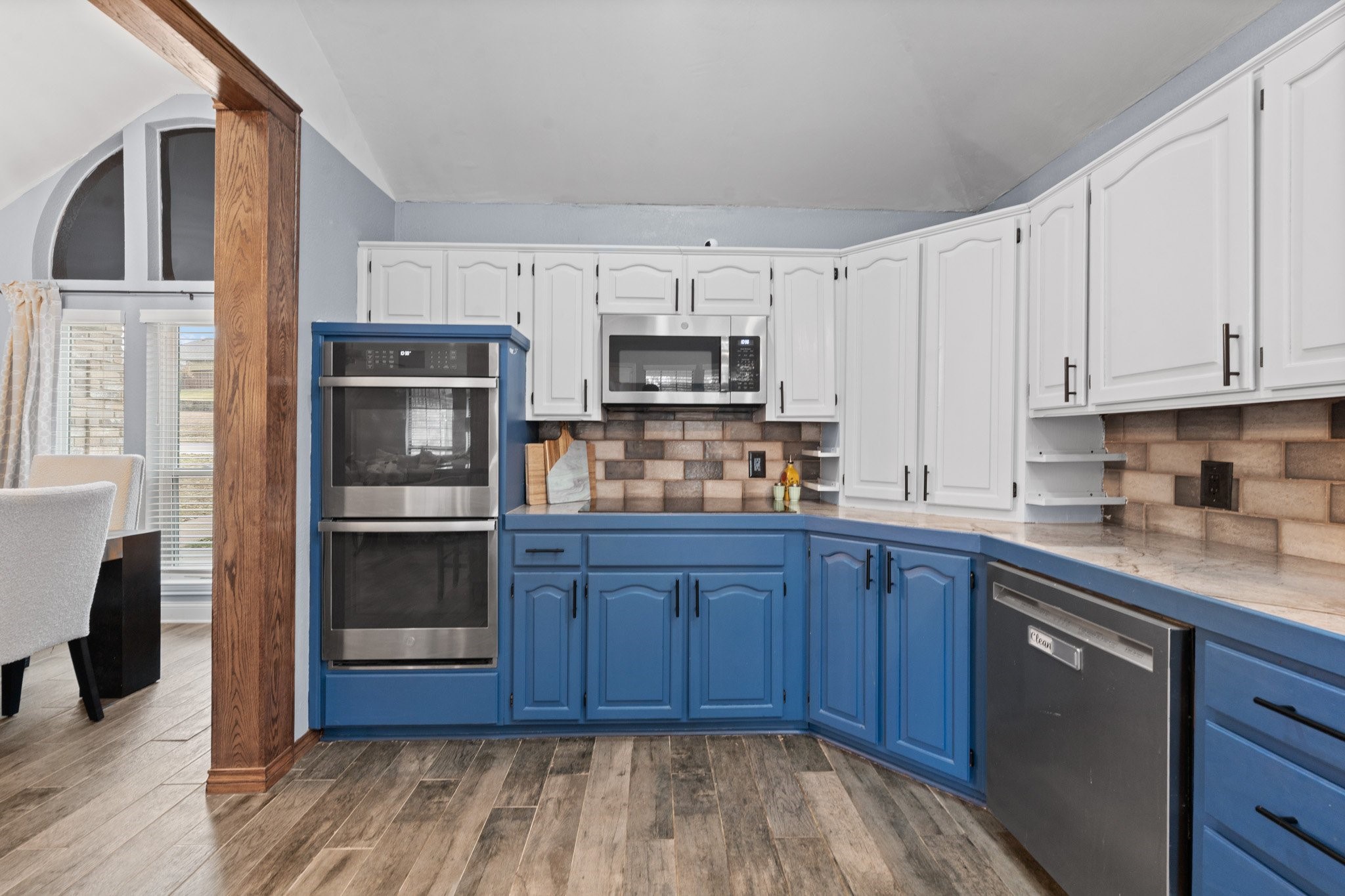 225 SW Alsbury Boulevard