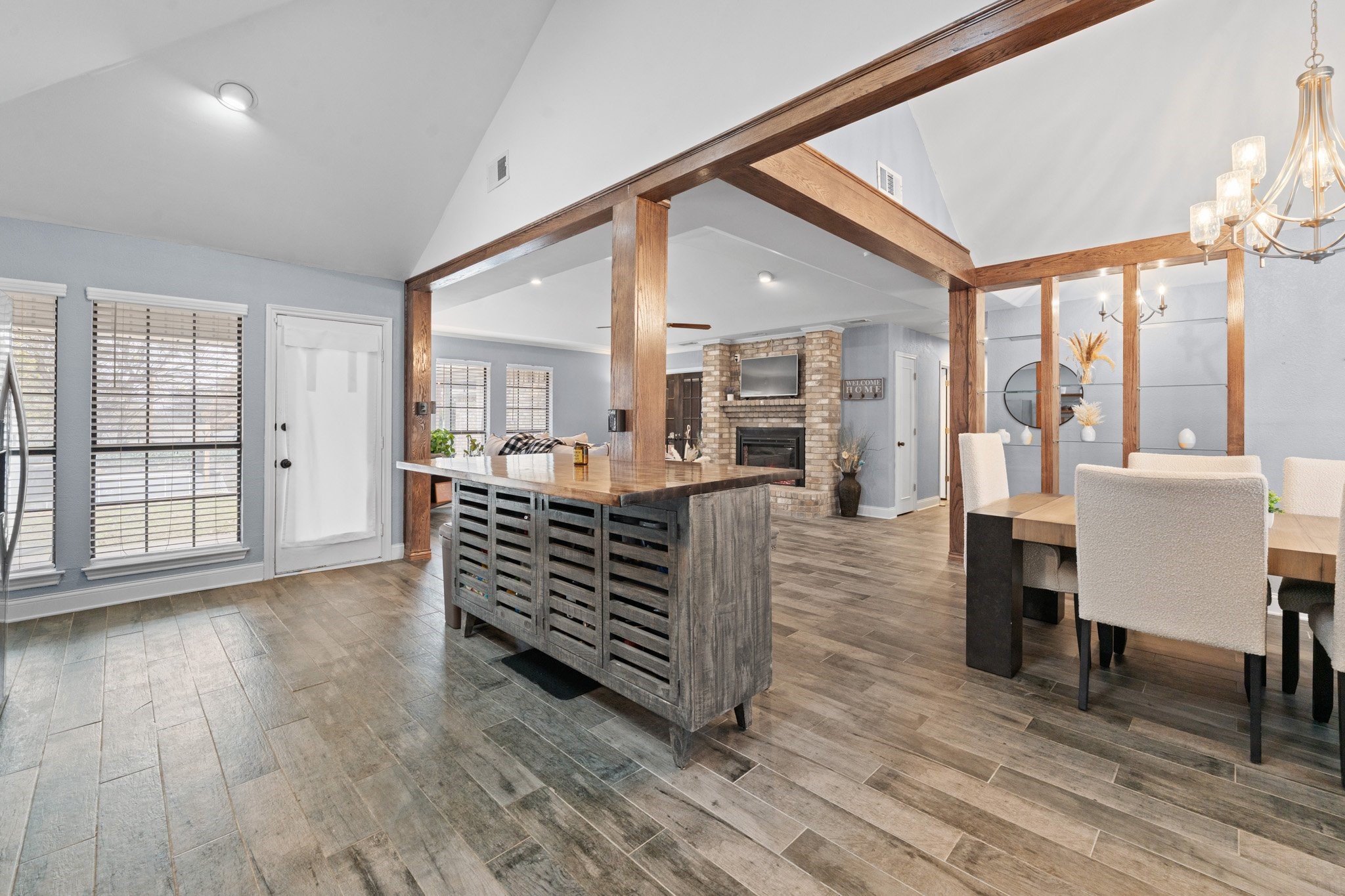 225 SW Alsbury Boulevard