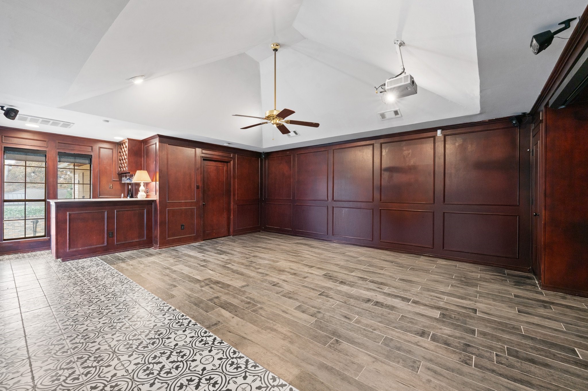 225 SW Alsbury Boulevard