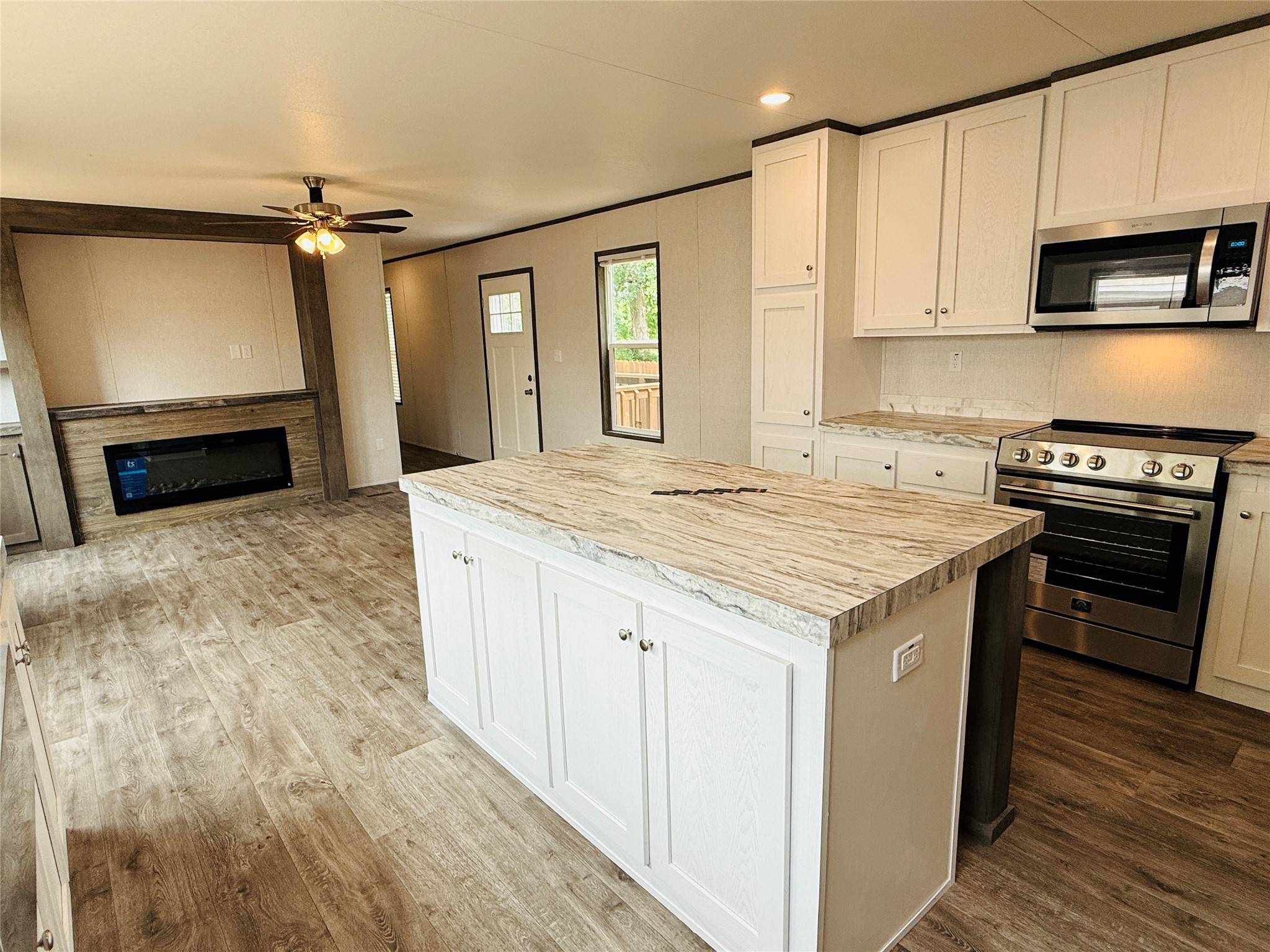 3001 Elmwood Drive