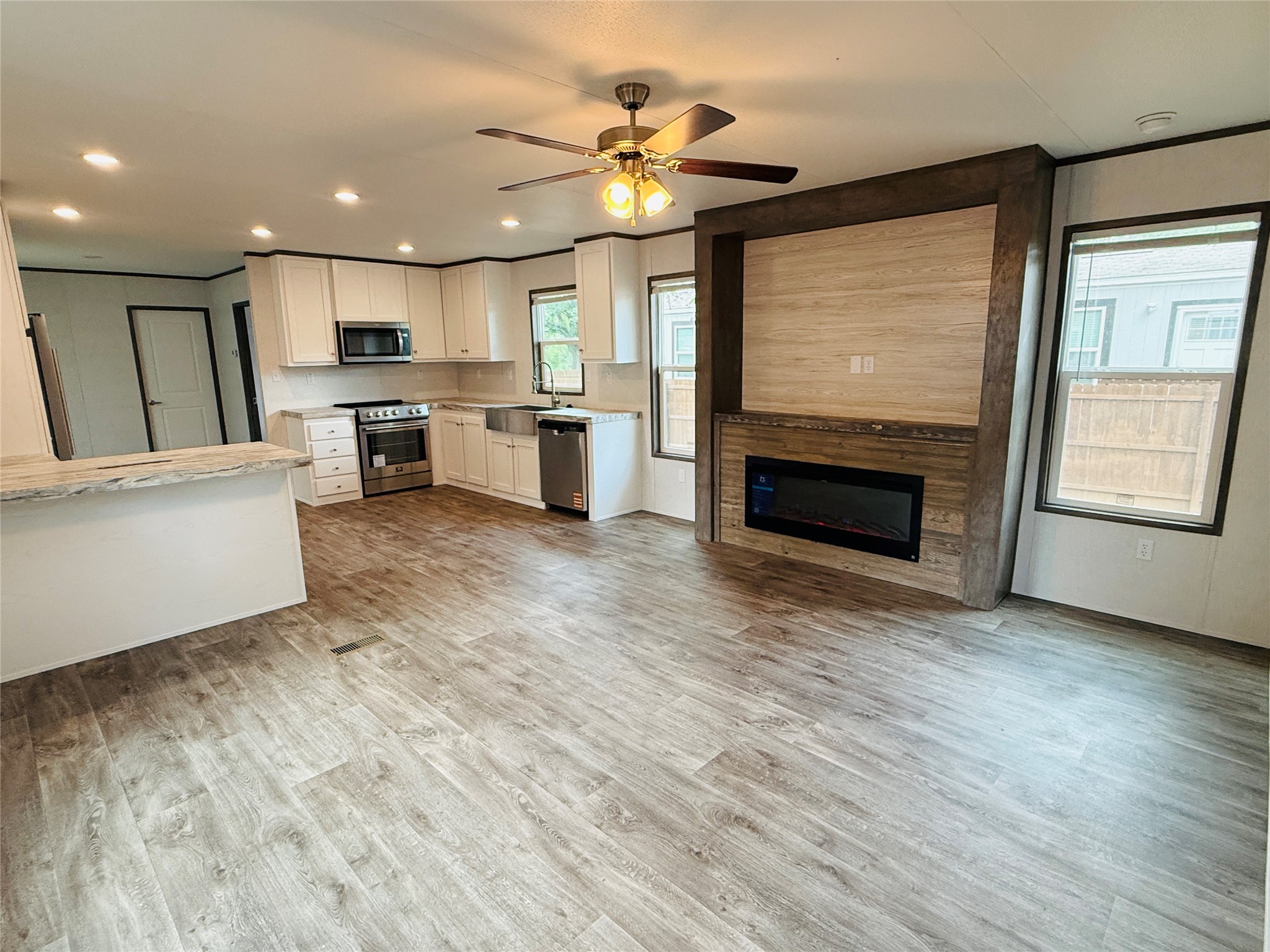 3003 Elmwood Drive