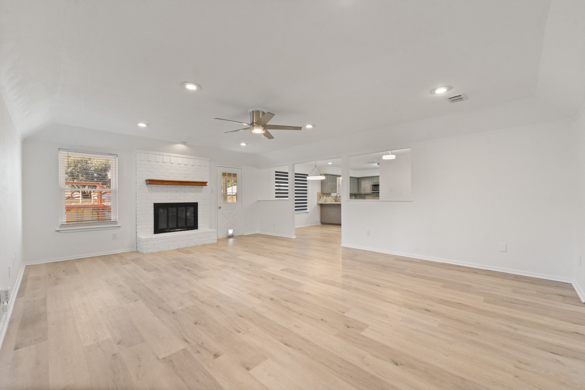 908 Stonelake Drive