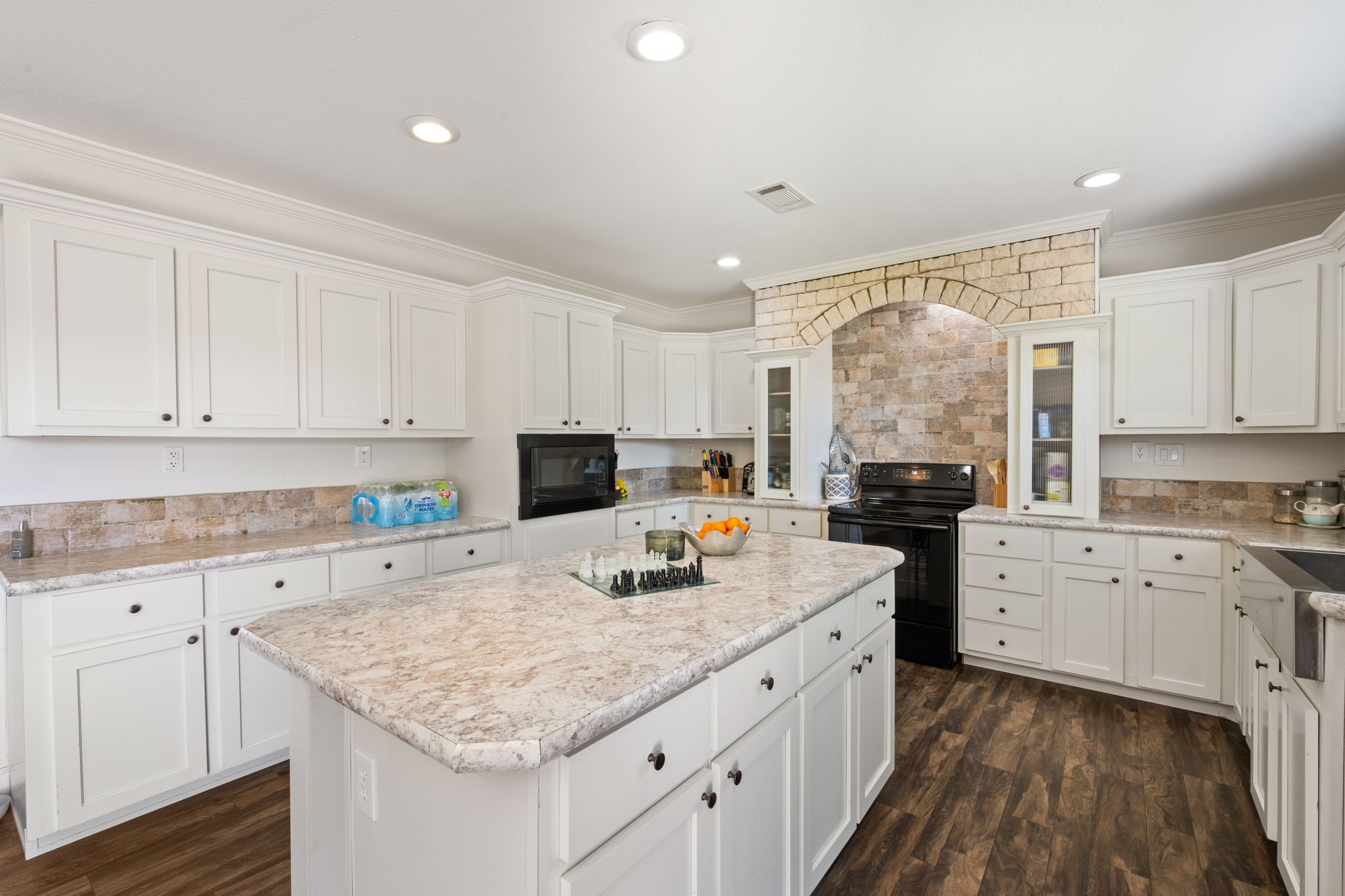 660 Deer Trail