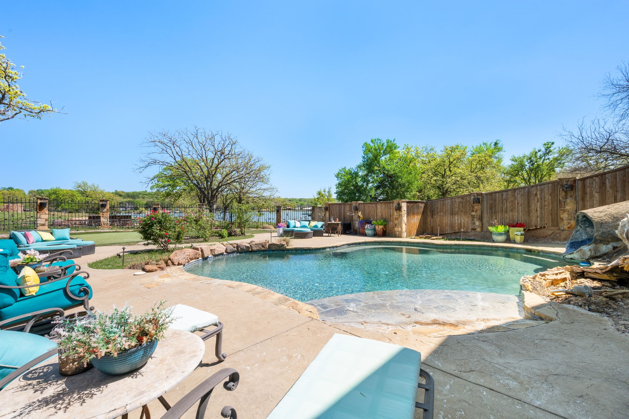660 Deer Trail