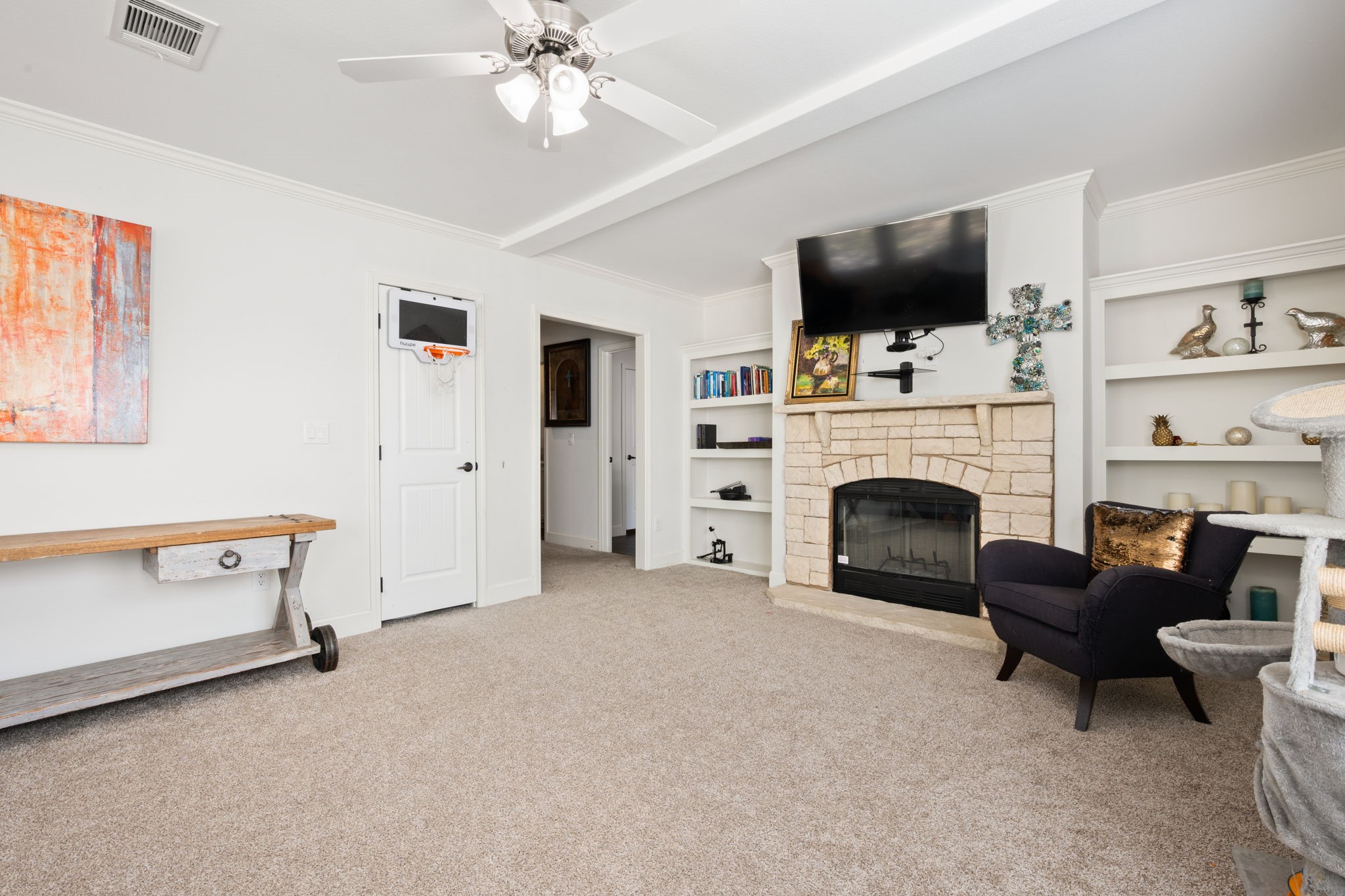 660 Deer Trail