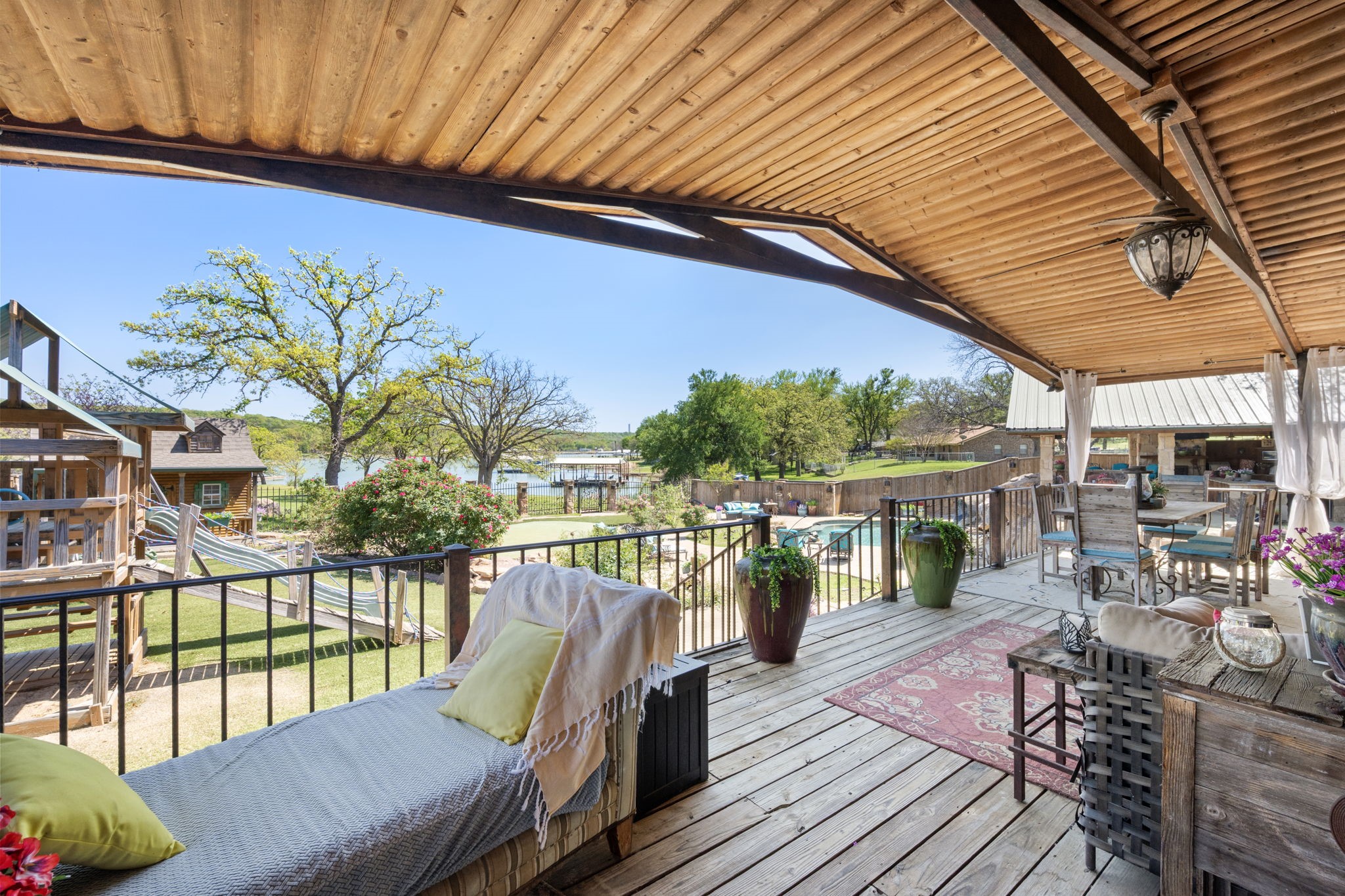 660 Deer Trail