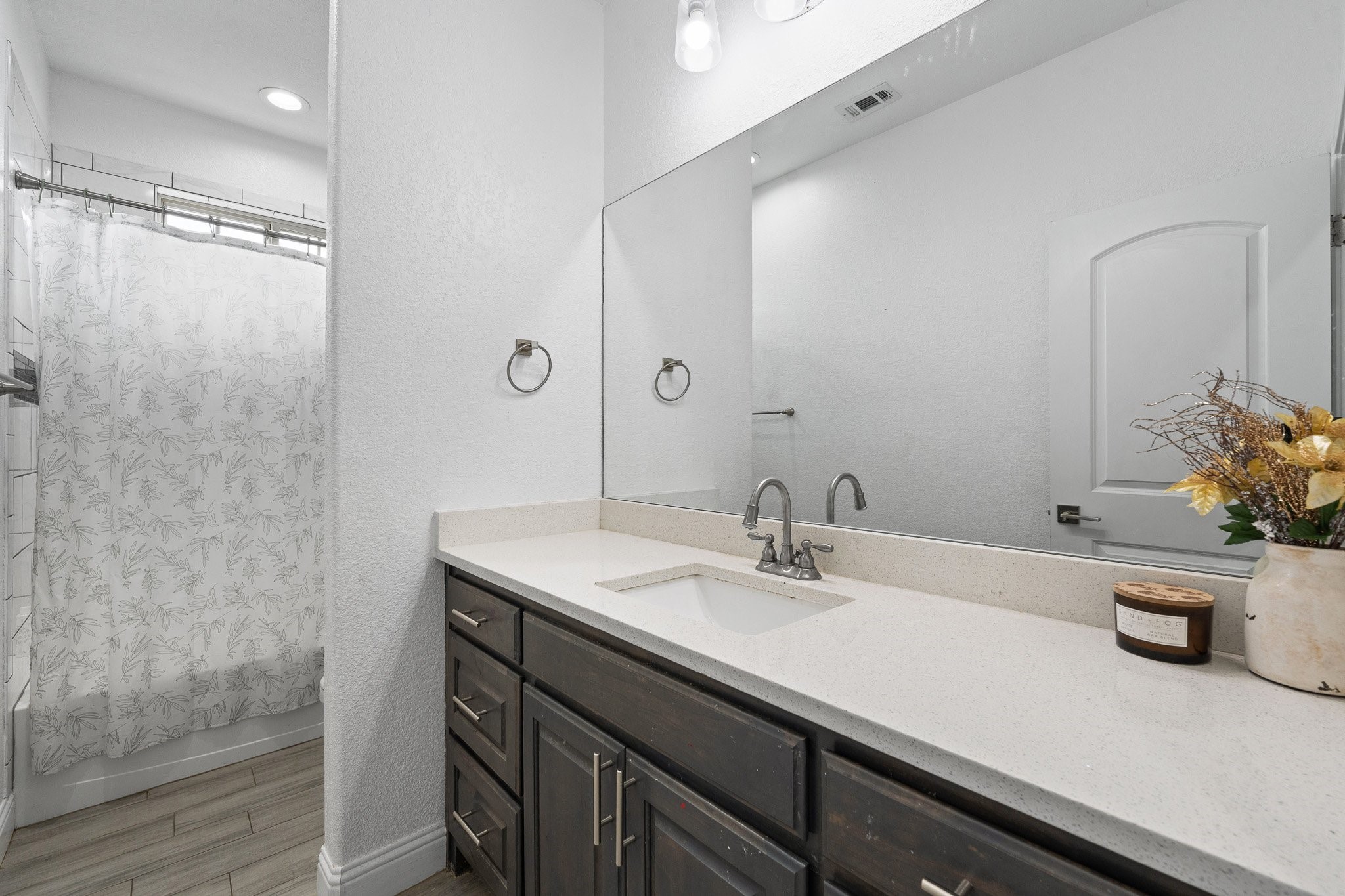 3401 Chinaberry Lane