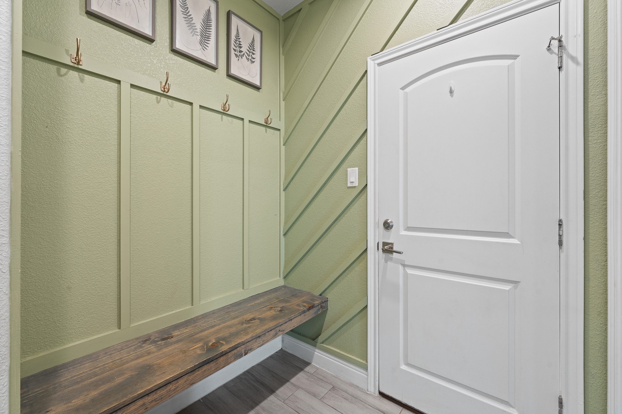 3401 Chinaberry Lane