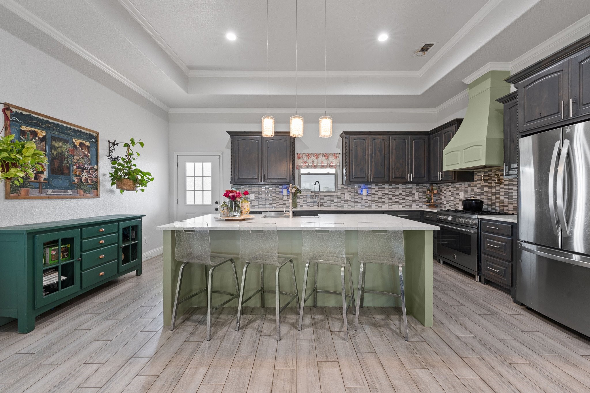 3401 Chinaberry Lane