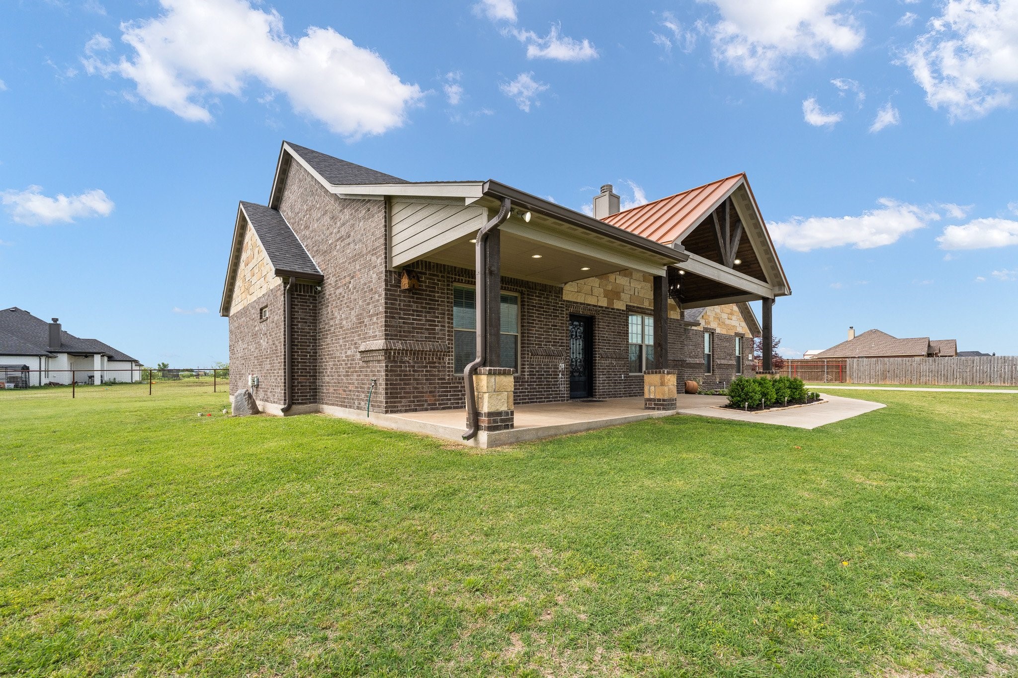 3401 Chinaberry Lane