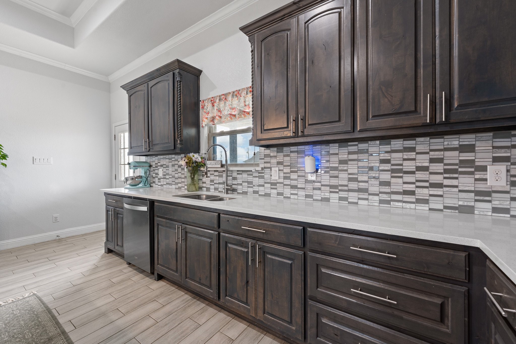 3401 Chinaberry Lane