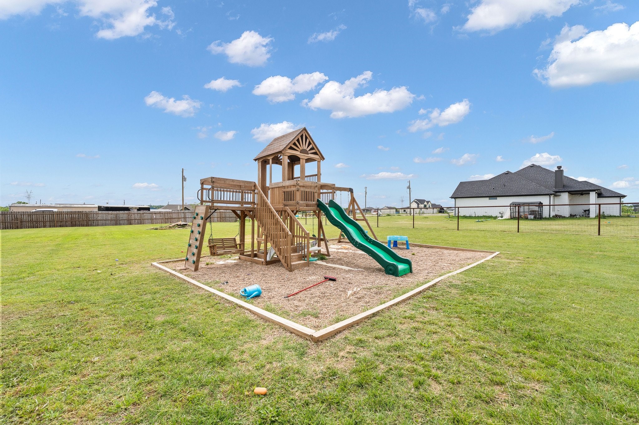 3401 Chinaberry Lane