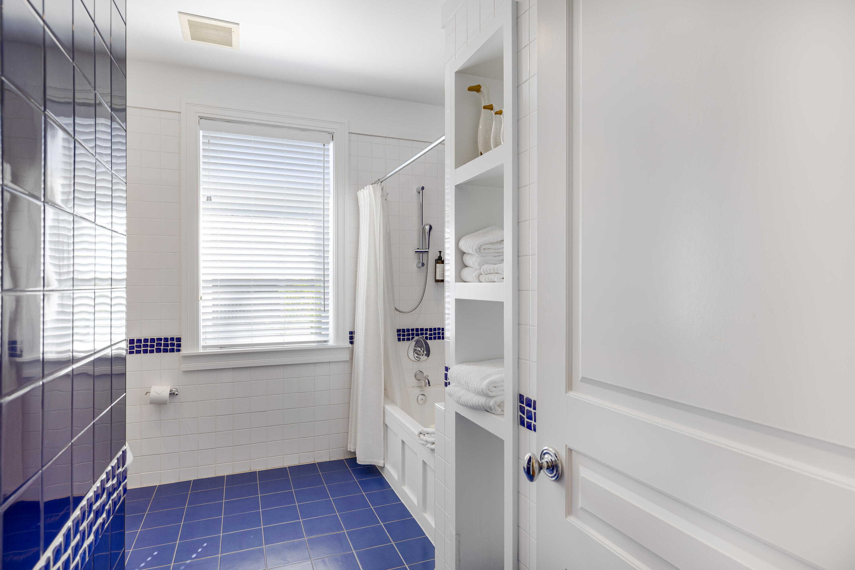8104 Inspiration Drive E1