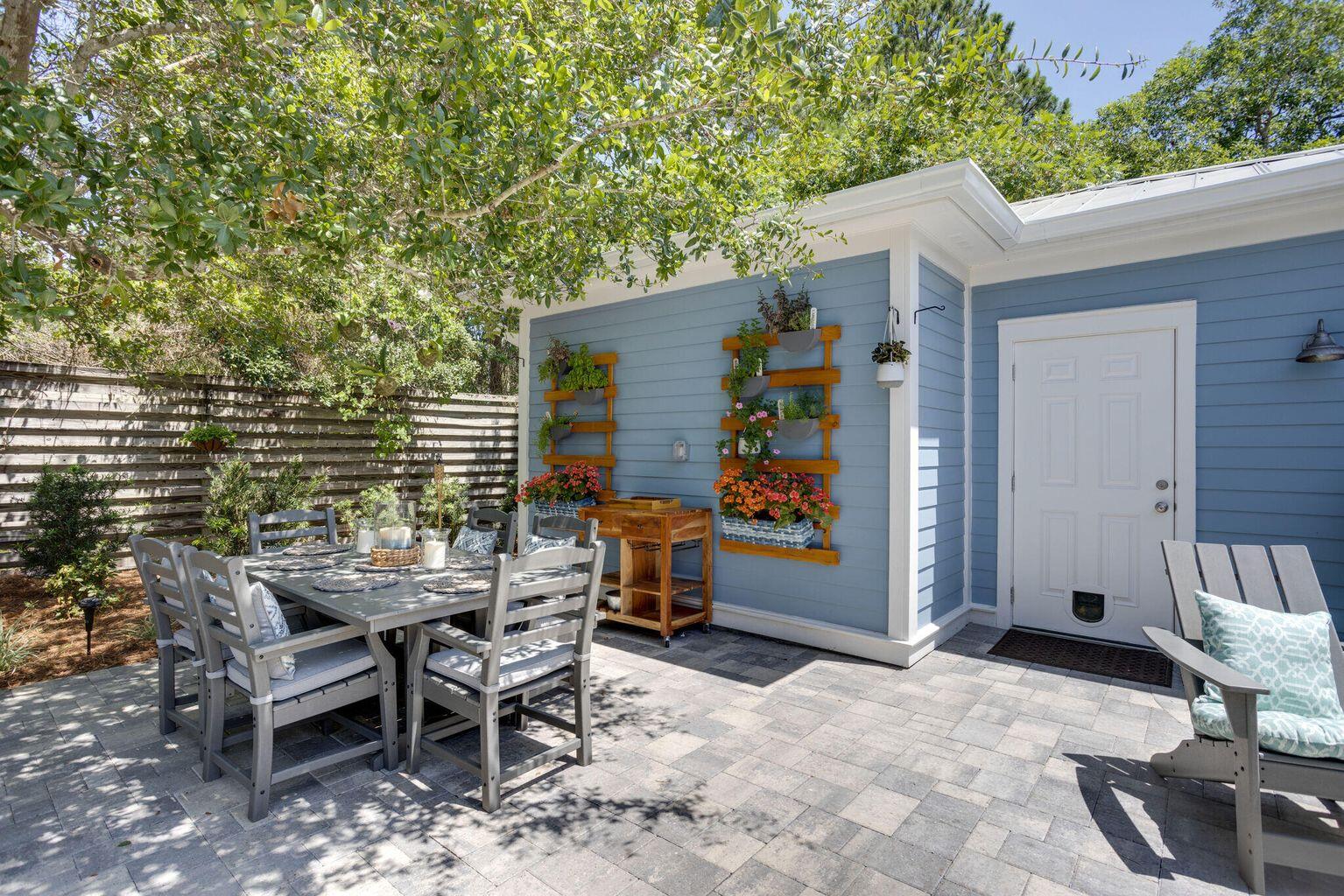 2017 Pine Island Circle