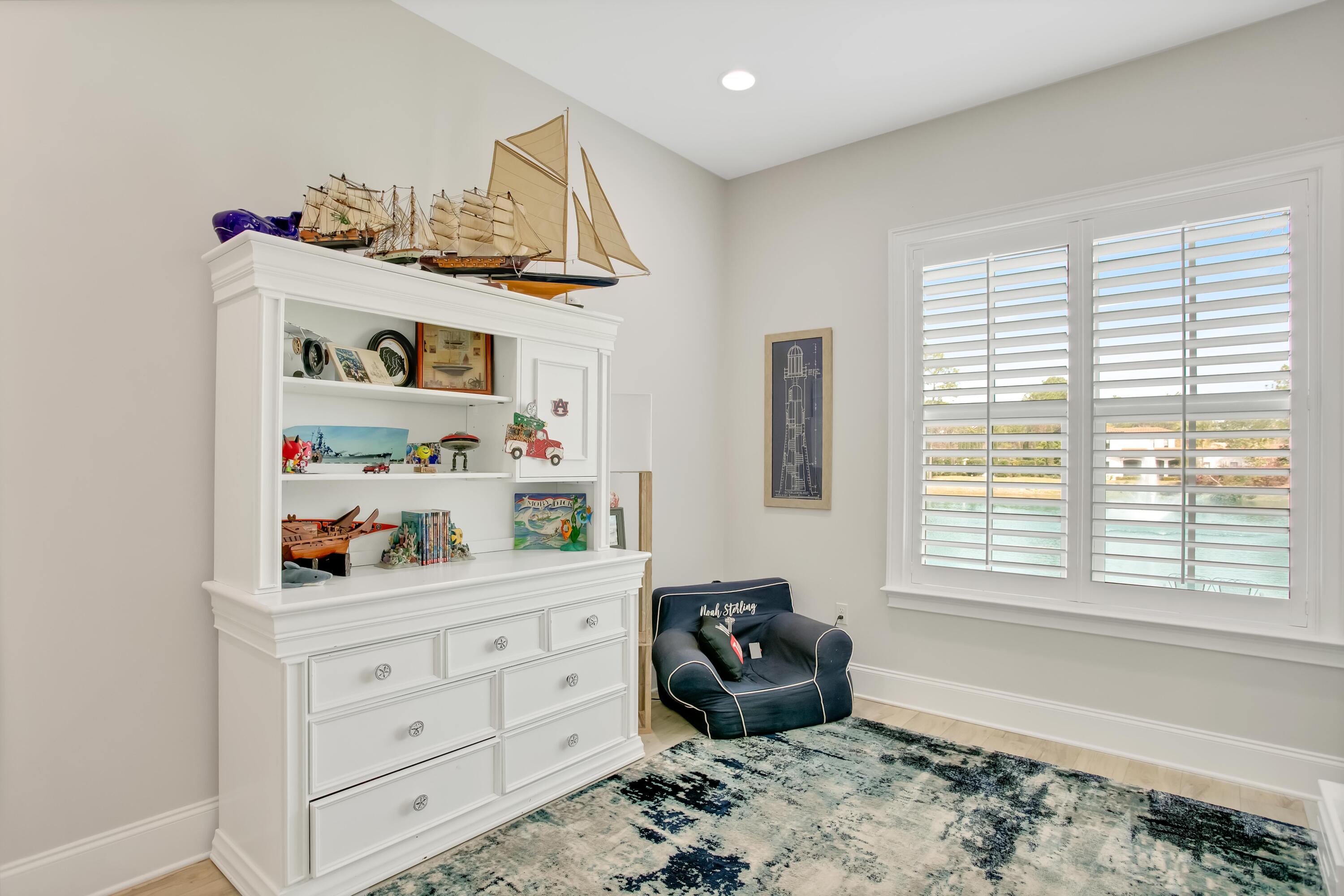 1652 San Marina Boulevard