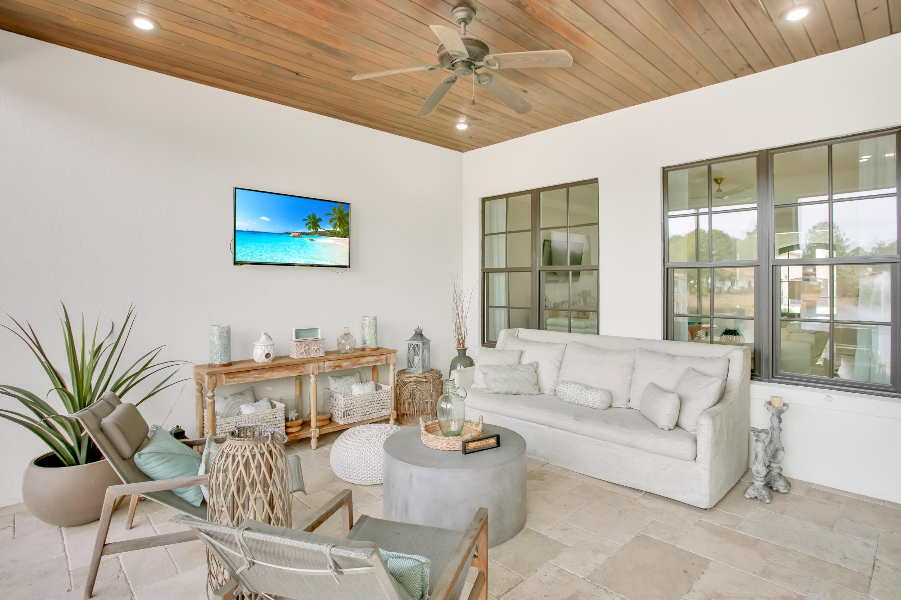 1652 San Marina Boulevard