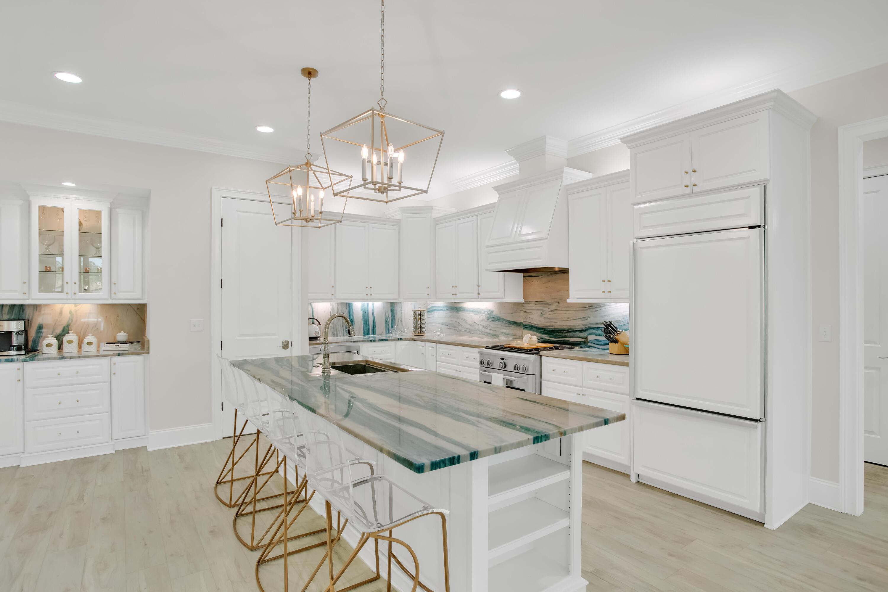 1652 San Marina Boulevard