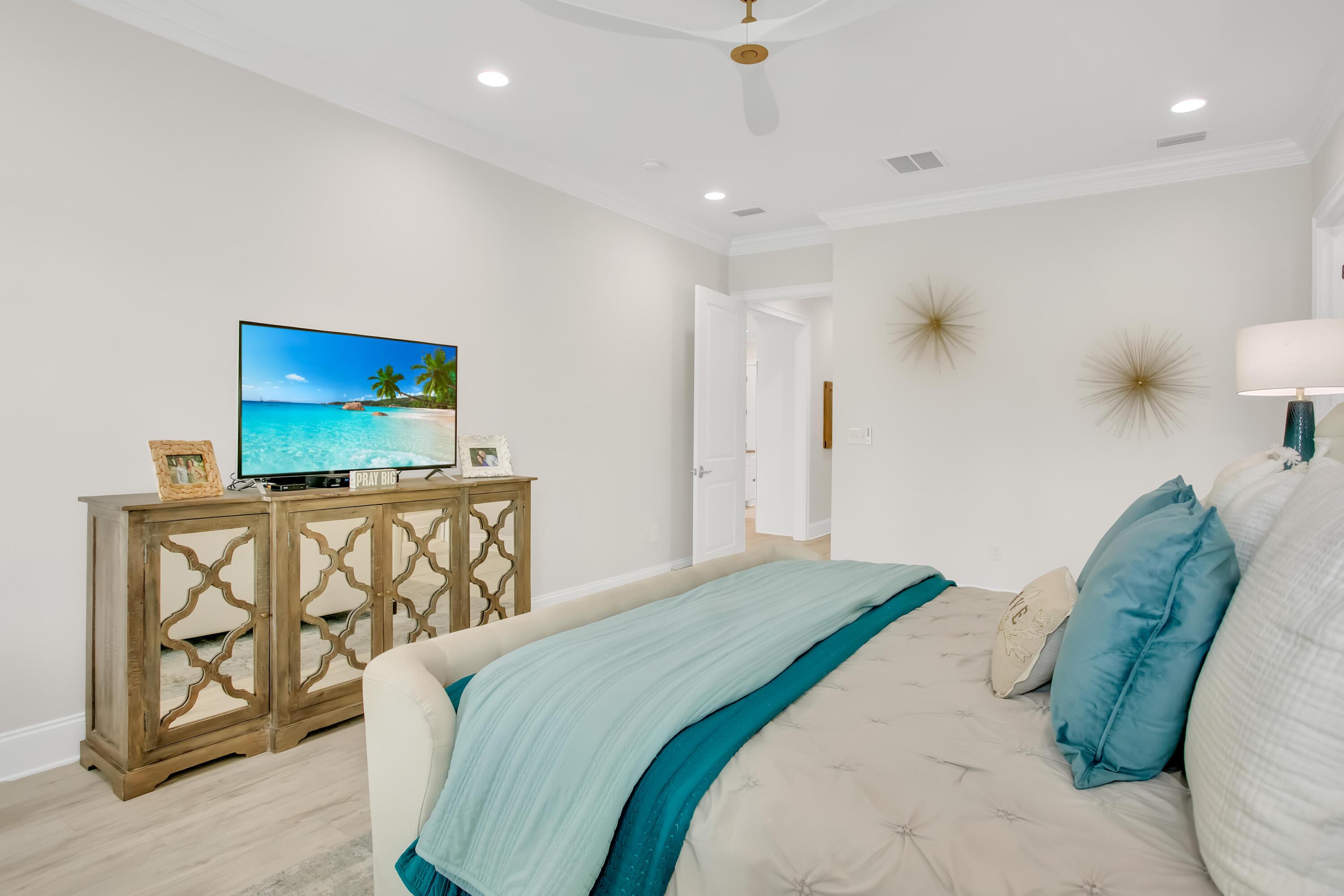 1652 San Marina Boulevard