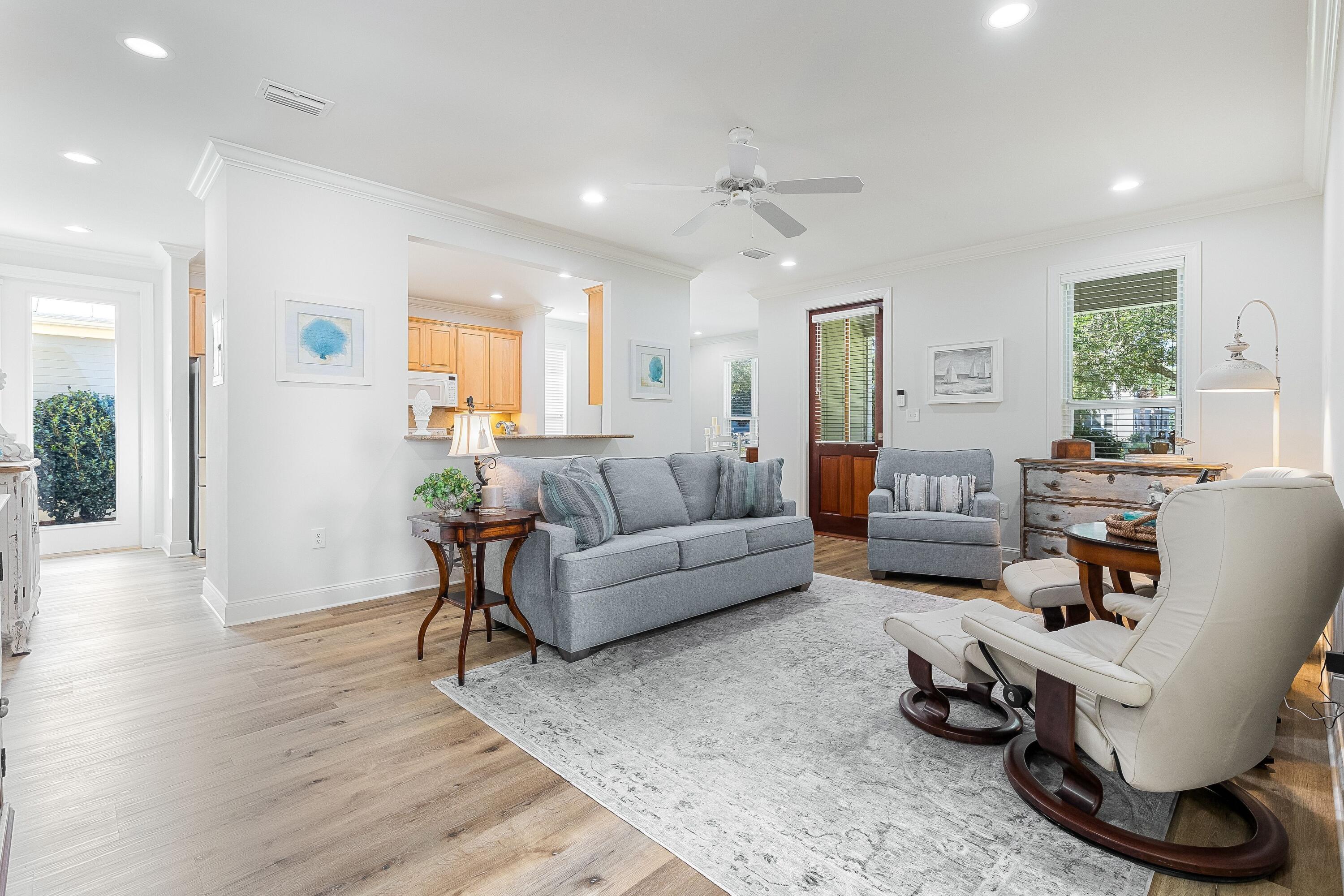 2047 Crystal Lake Dr