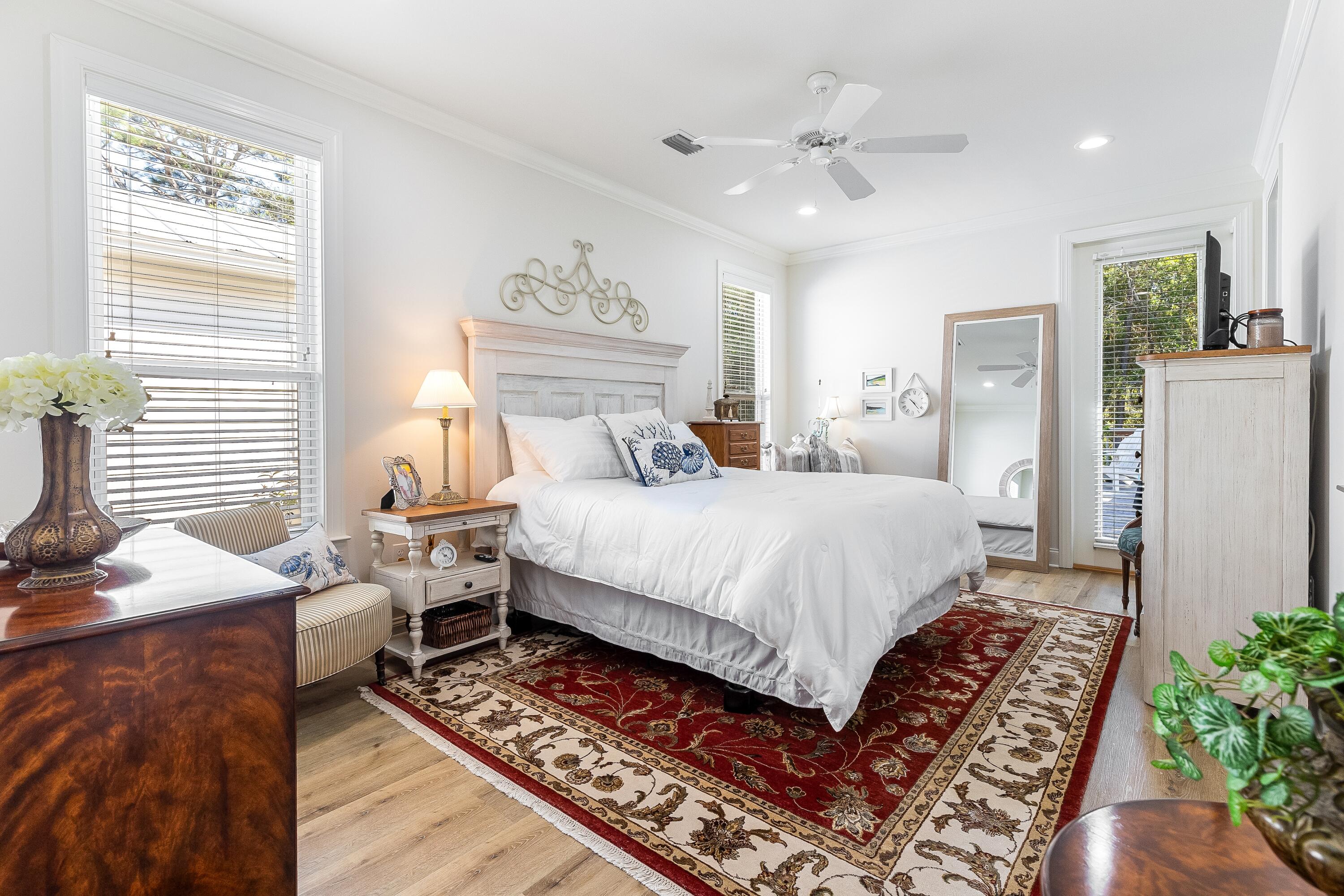 2047 Crystal Lake Dr