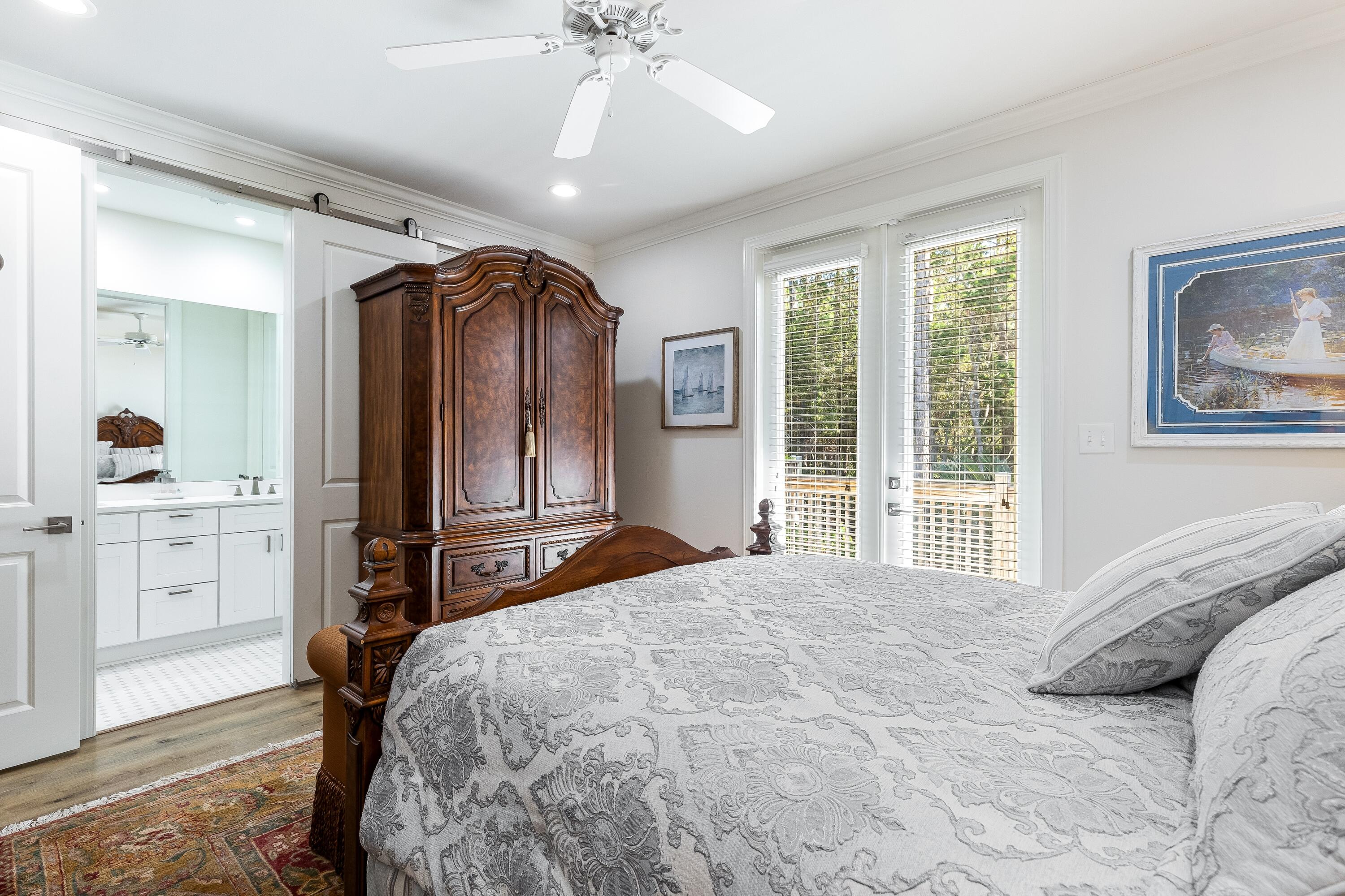 2047 Crystal Lake Dr