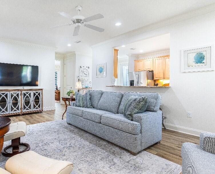 2047 Crystal Lake Dr