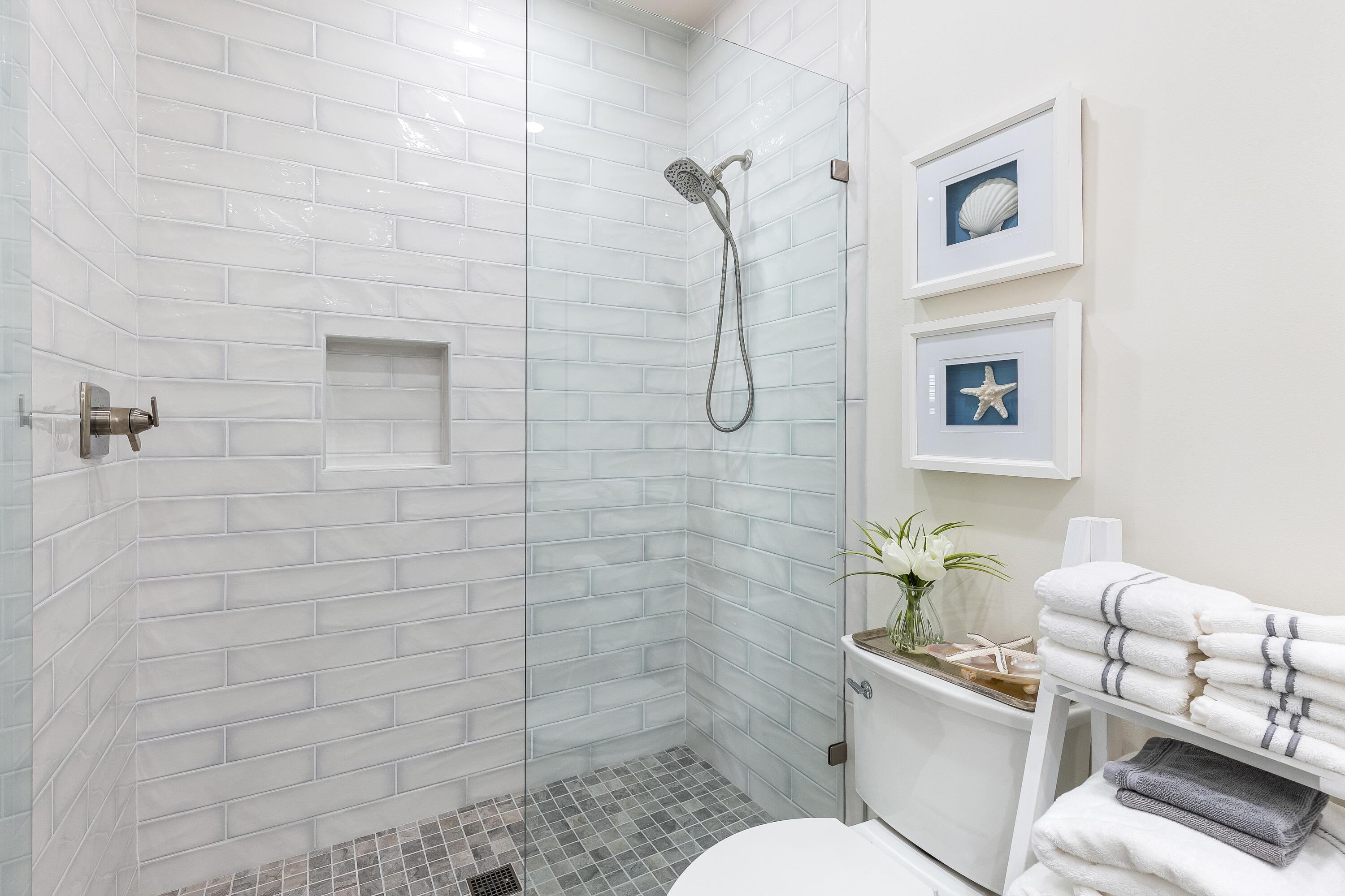 2047 Crystal Lake Dr