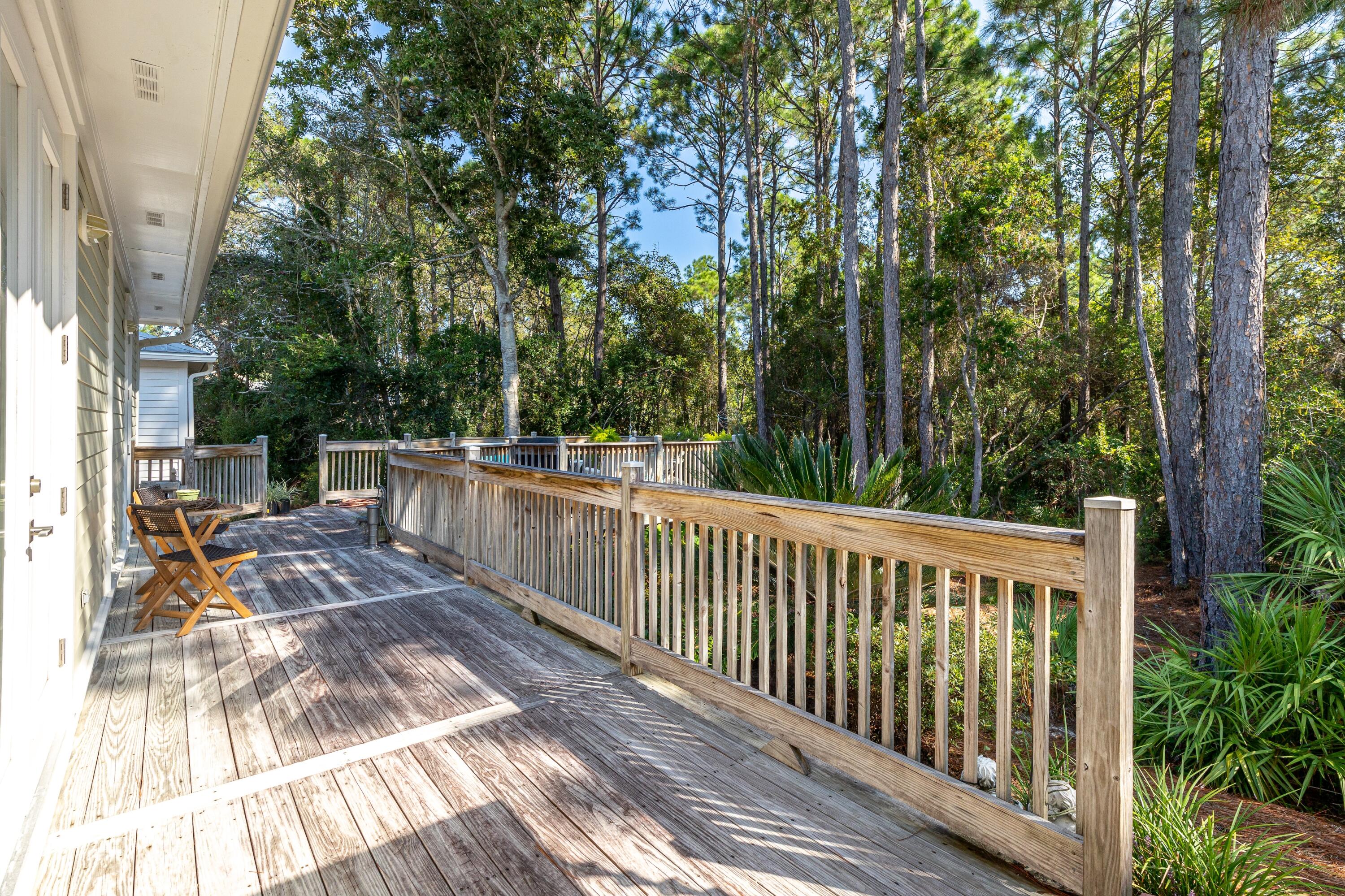 2047 Crystal Lake Dr