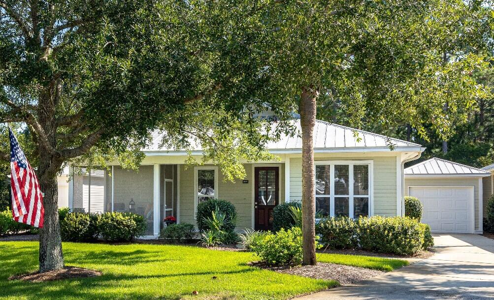 2047 Crystal Lake Dr