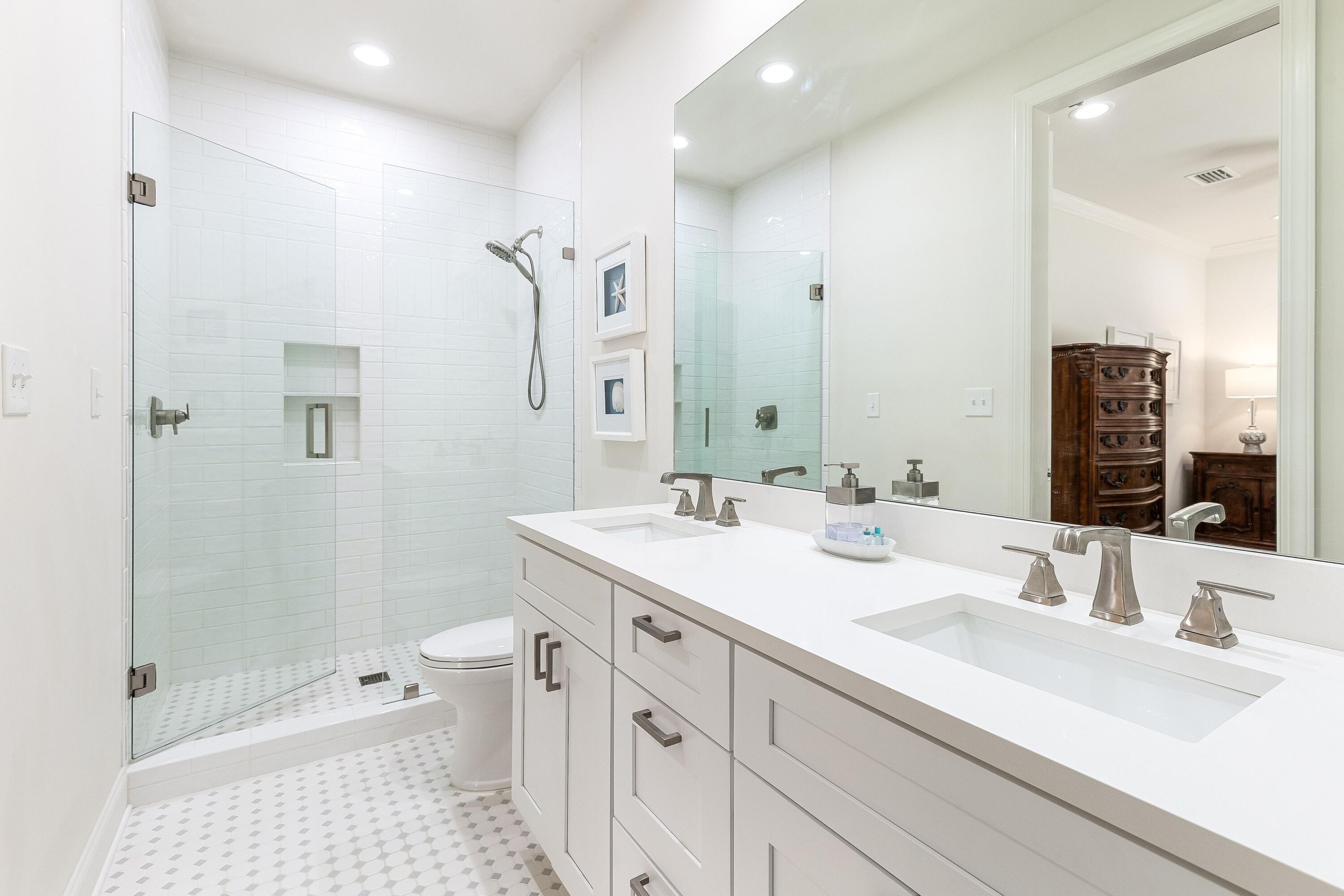 2047 Crystal Lake Dr