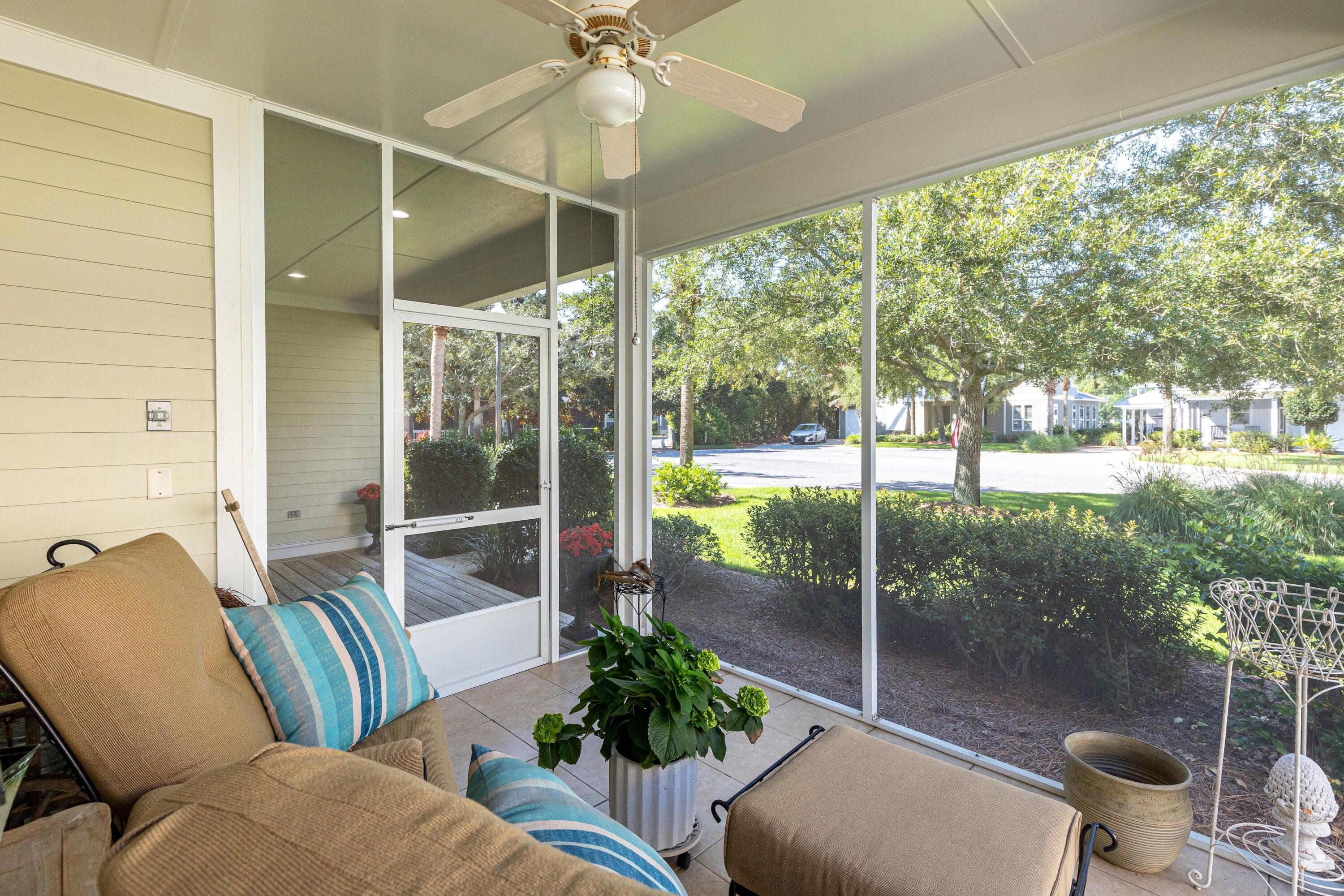 2047 Crystal Lake Dr