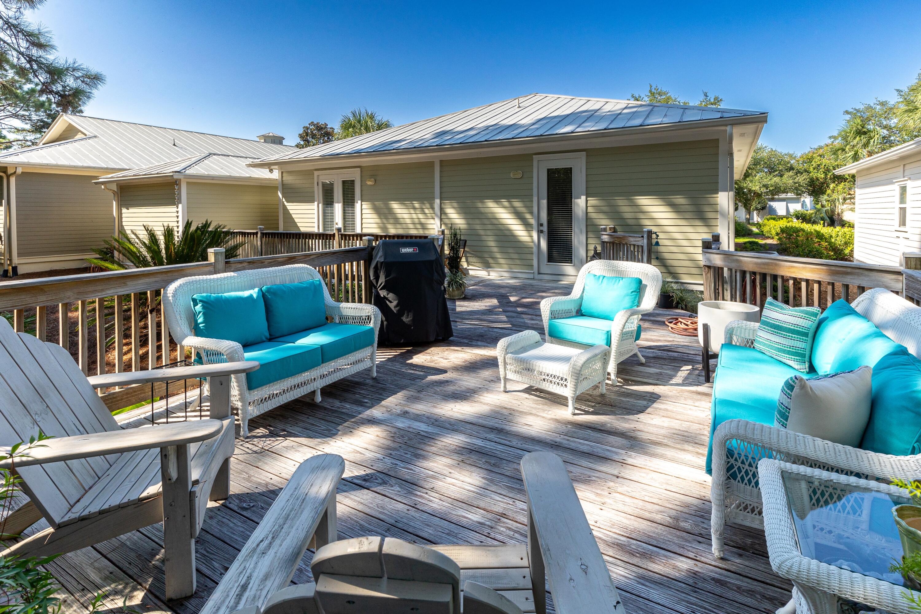 2047 Crystal Lake Dr