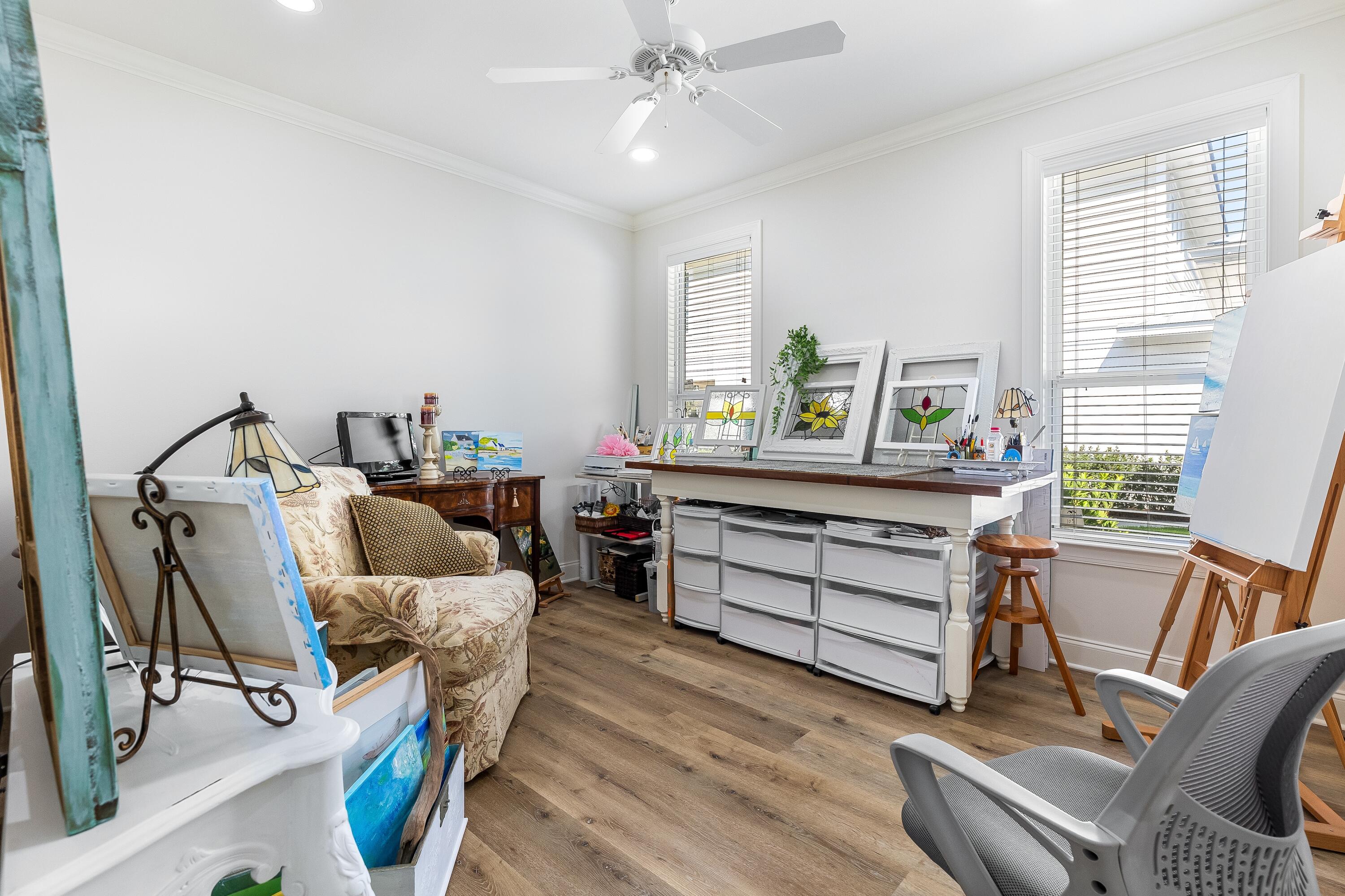 2047 Crystal Lake Dr