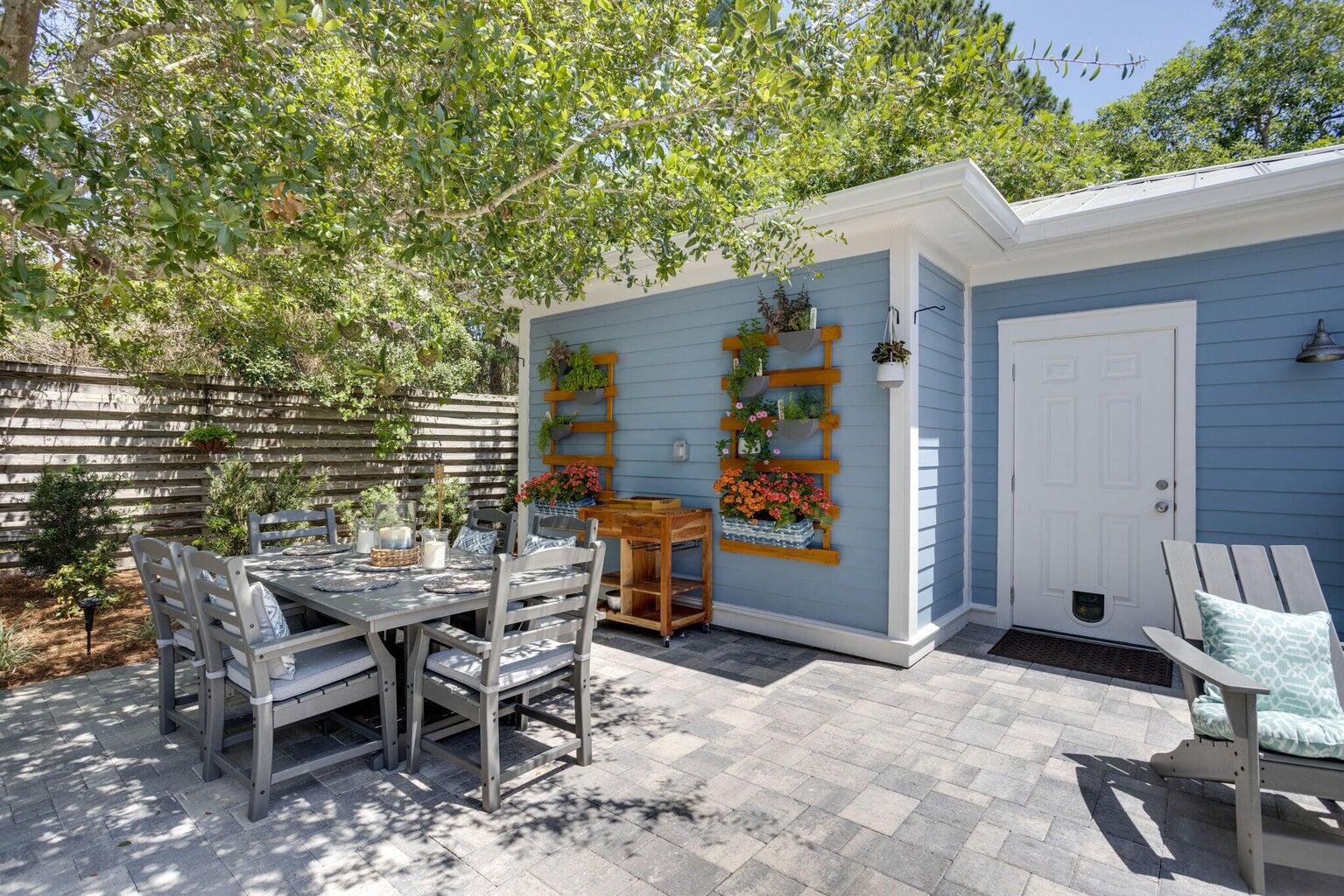 2017 Pine Island Circle